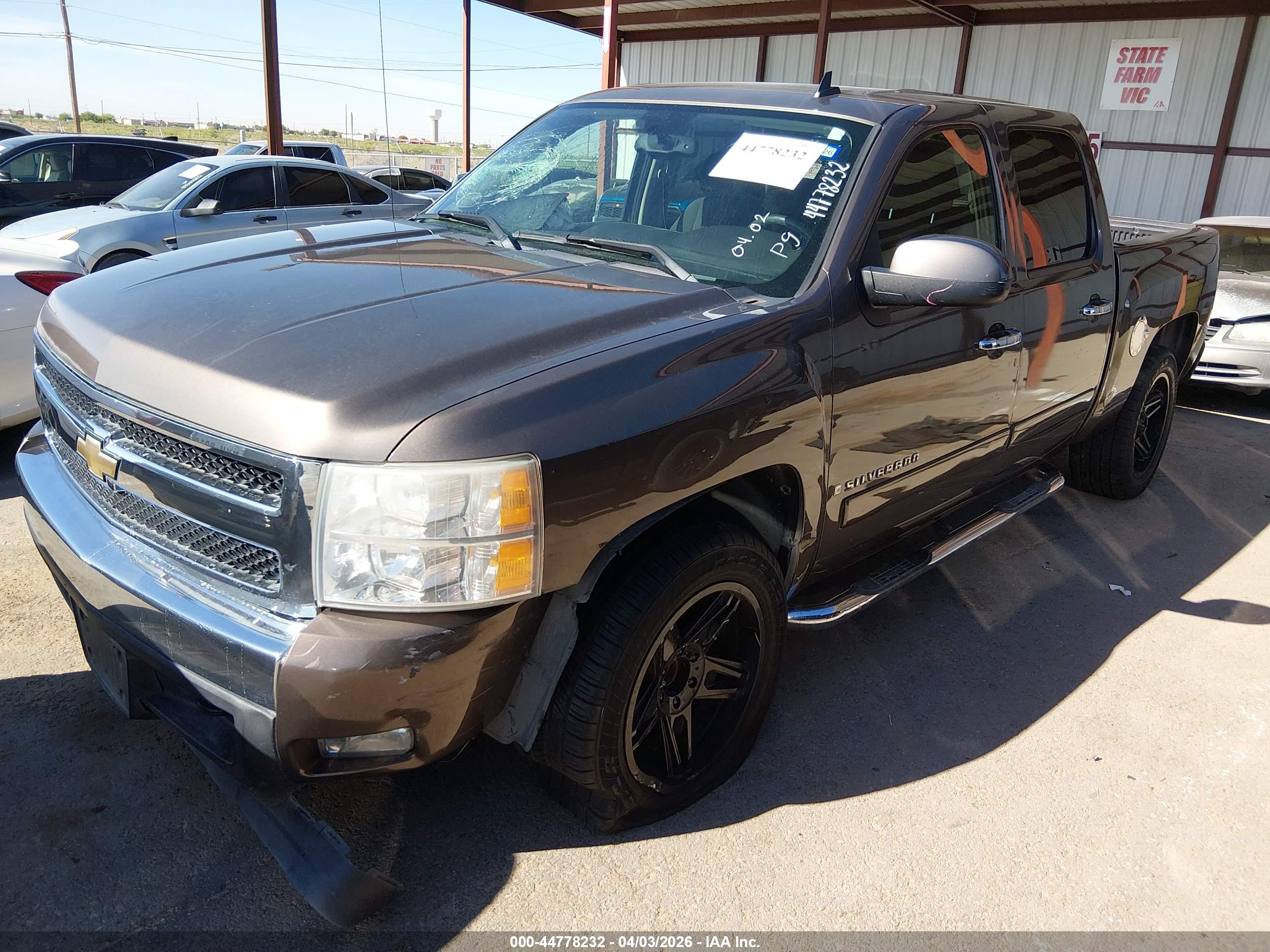CHEVROLET SILVERADO image 2