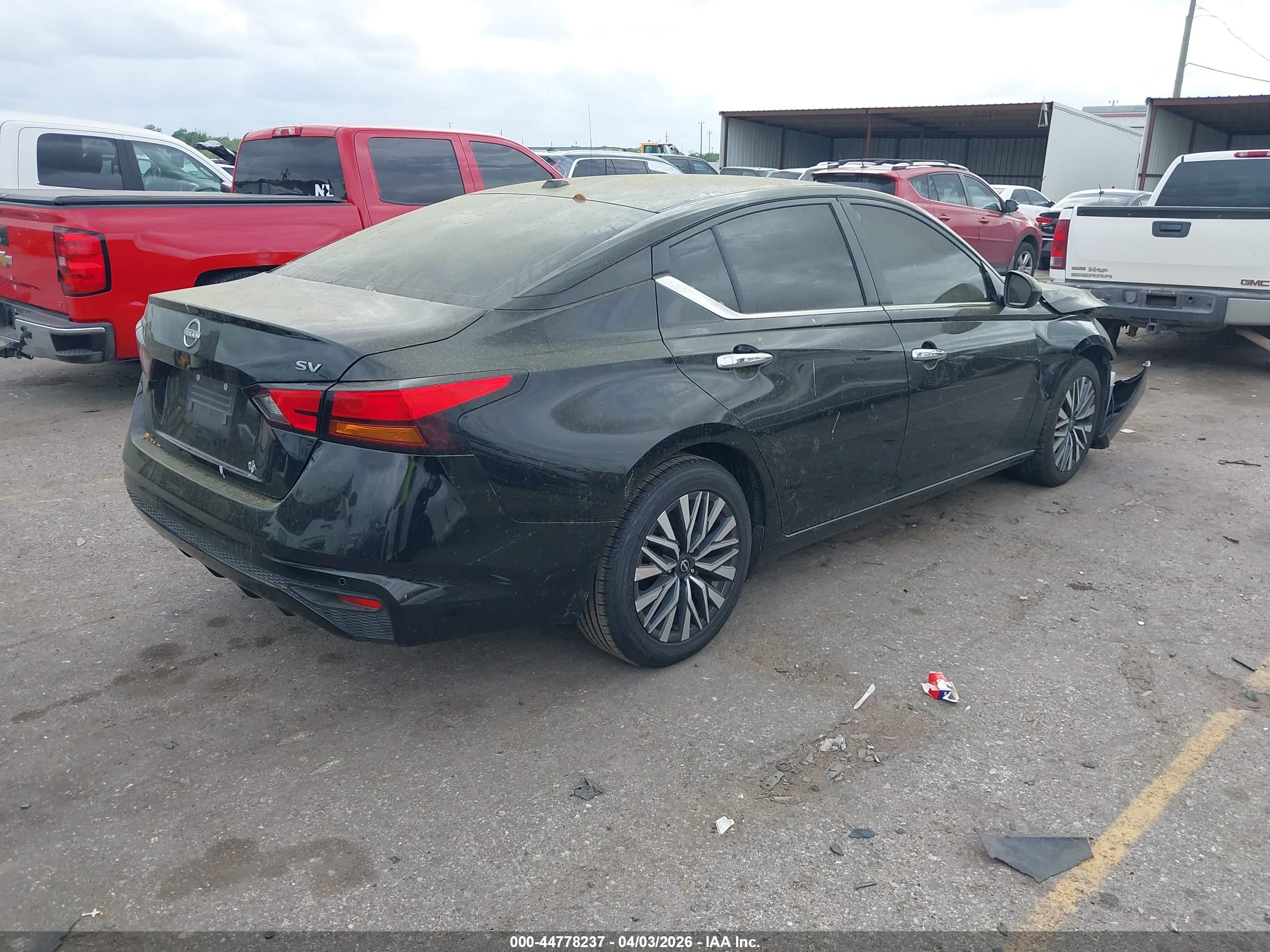 NISSAN ALTIMA image 4