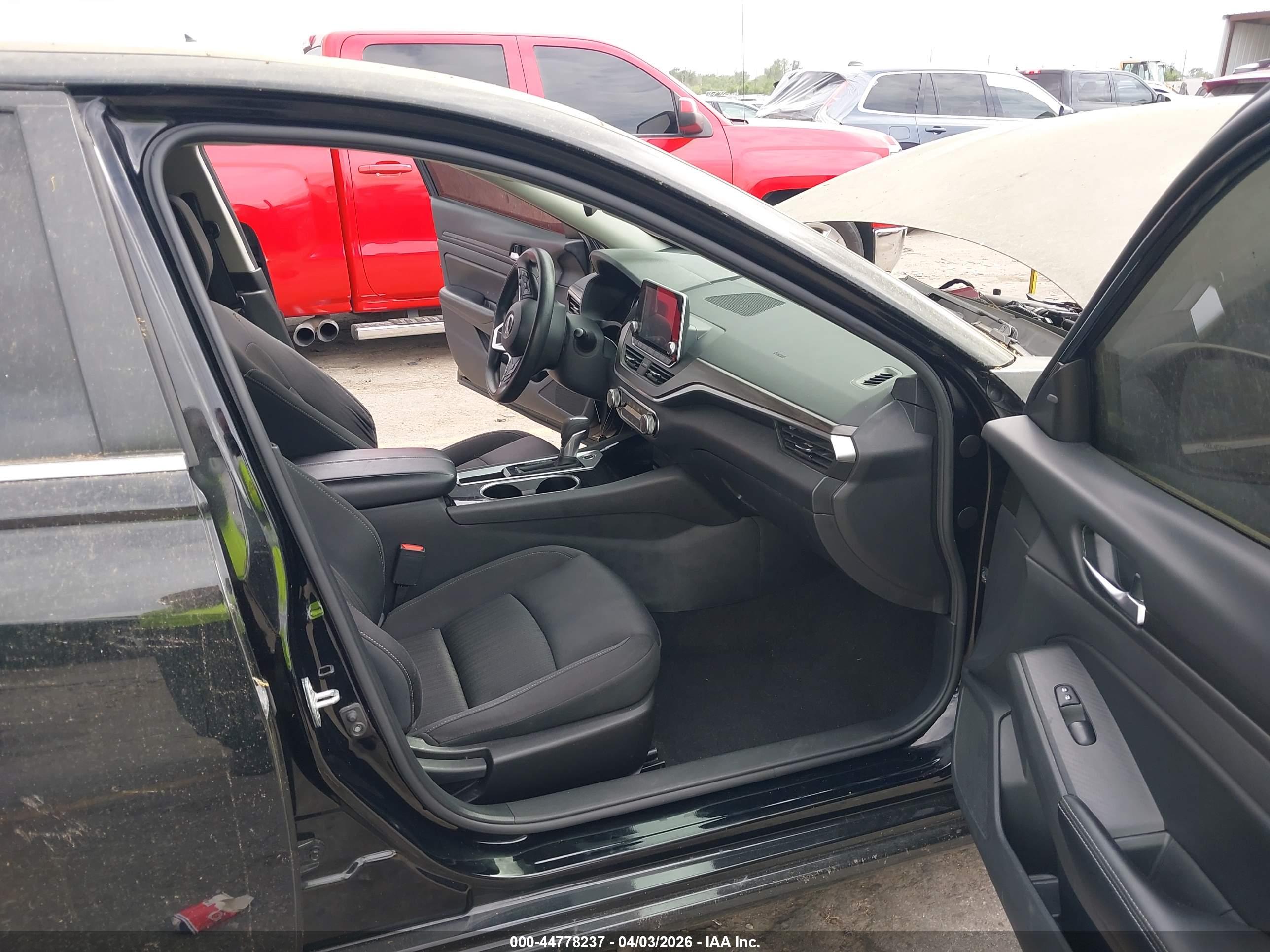 NISSAN ALTIMA image 5