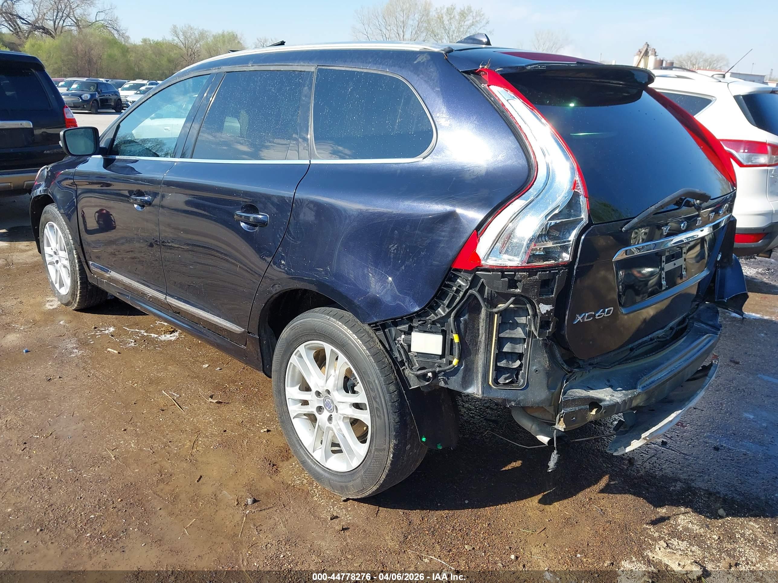 VOLVO XC60 image 3