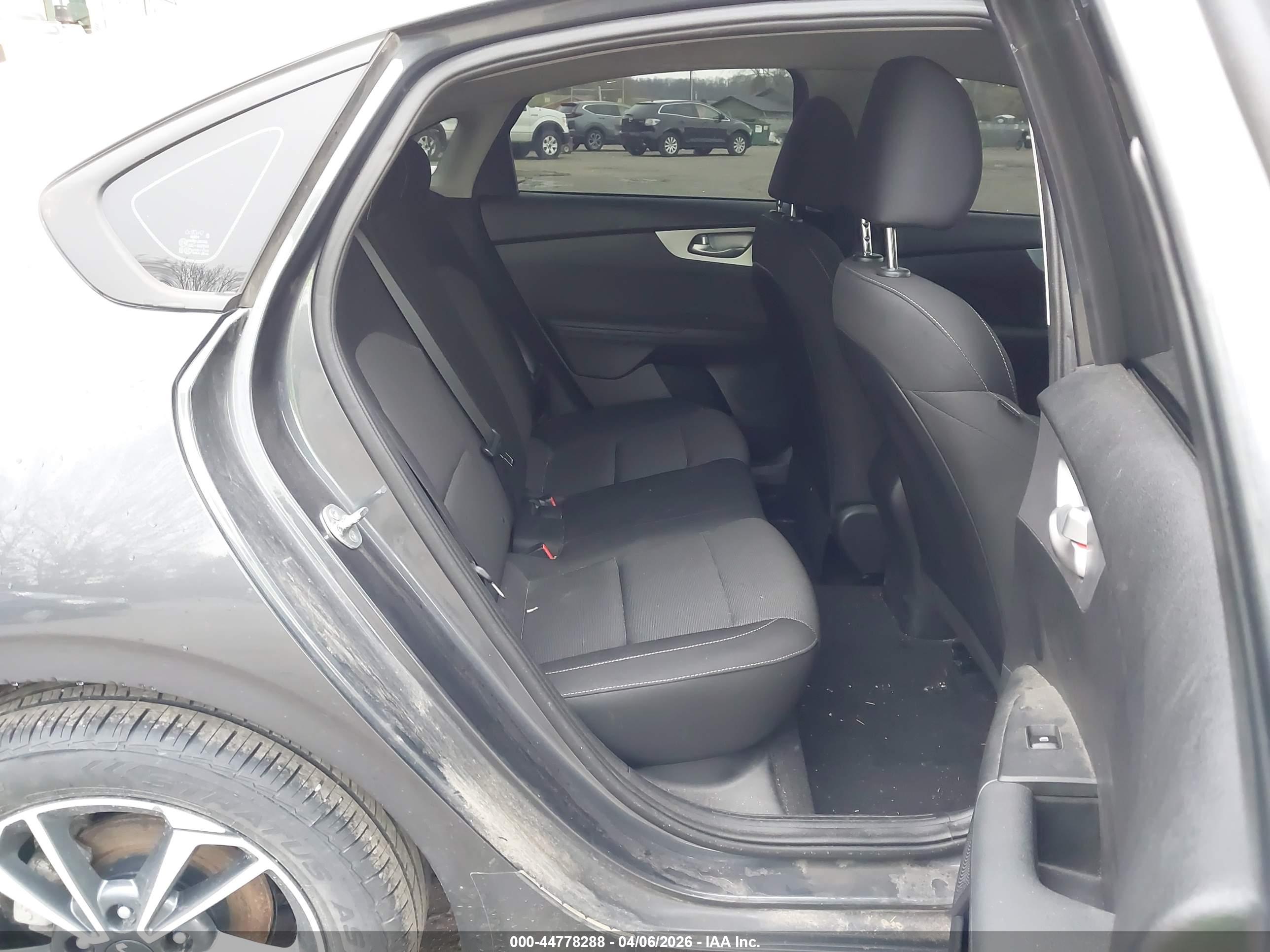 KIA FORTE image 8