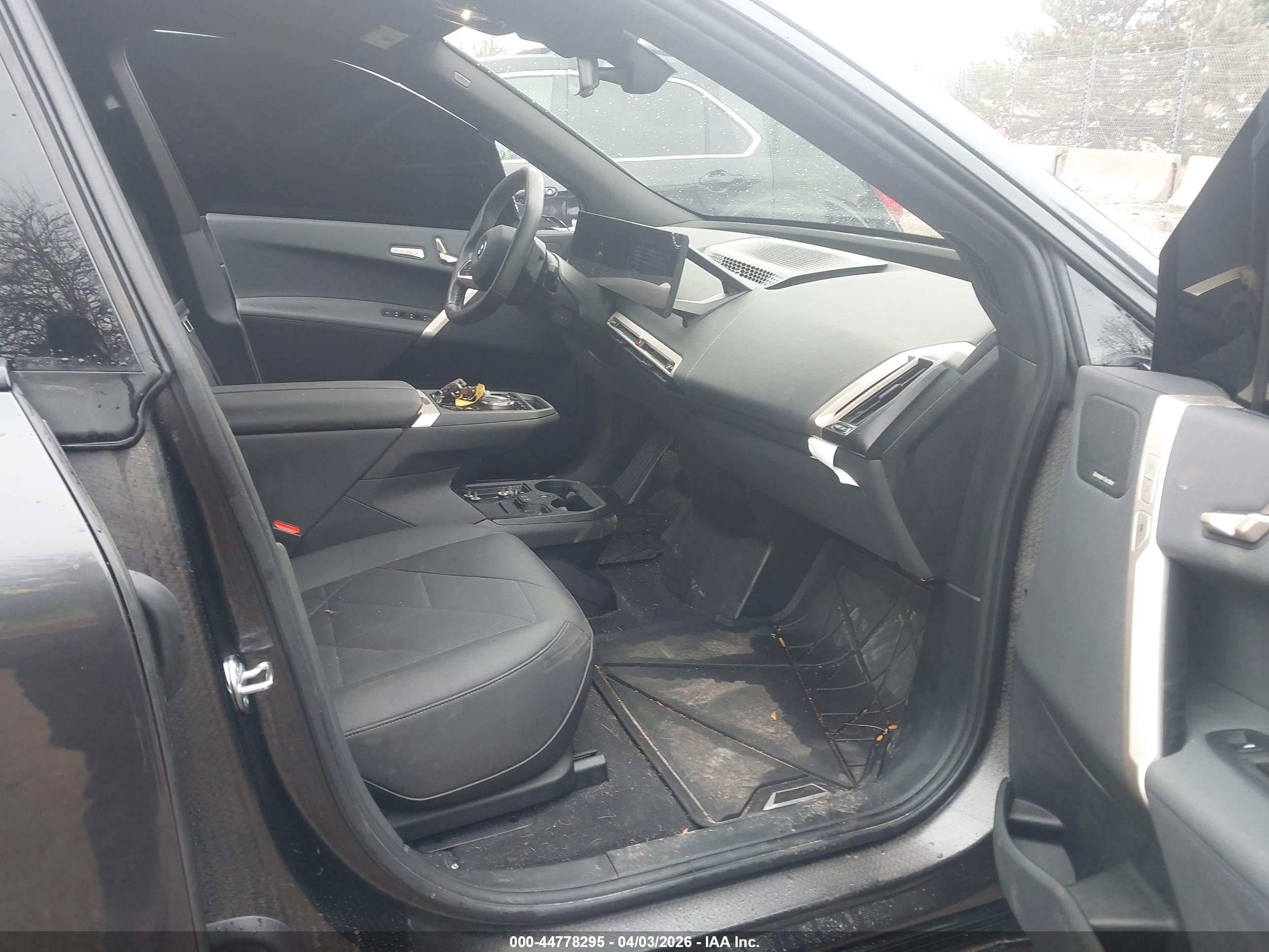 BMW IX image 5