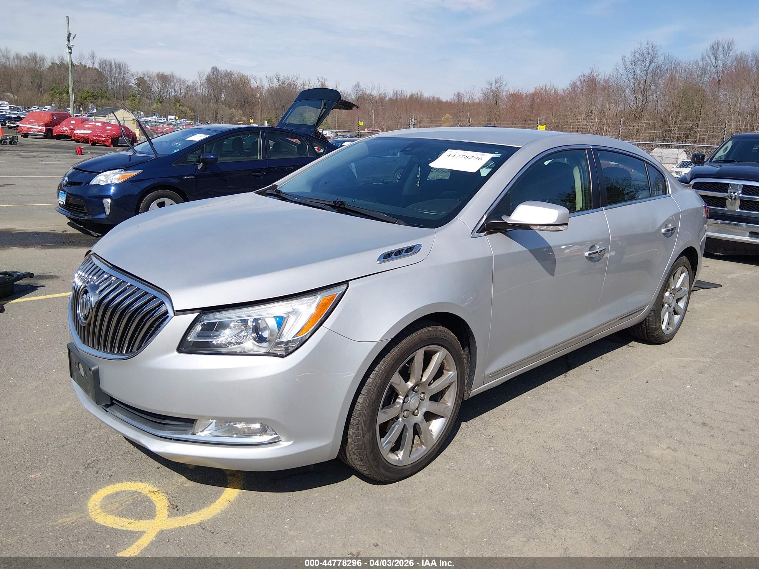 BUICK LACROSSE image 2
