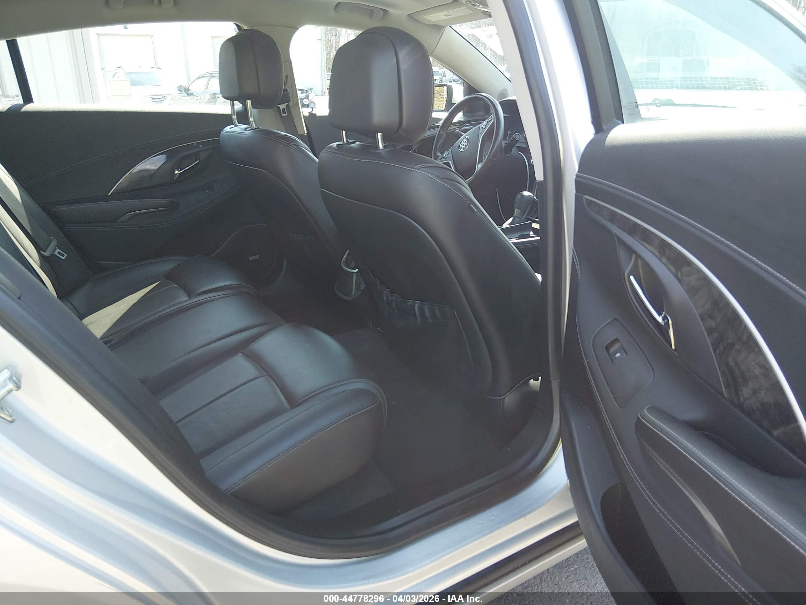 BUICK LACROSSE image 8