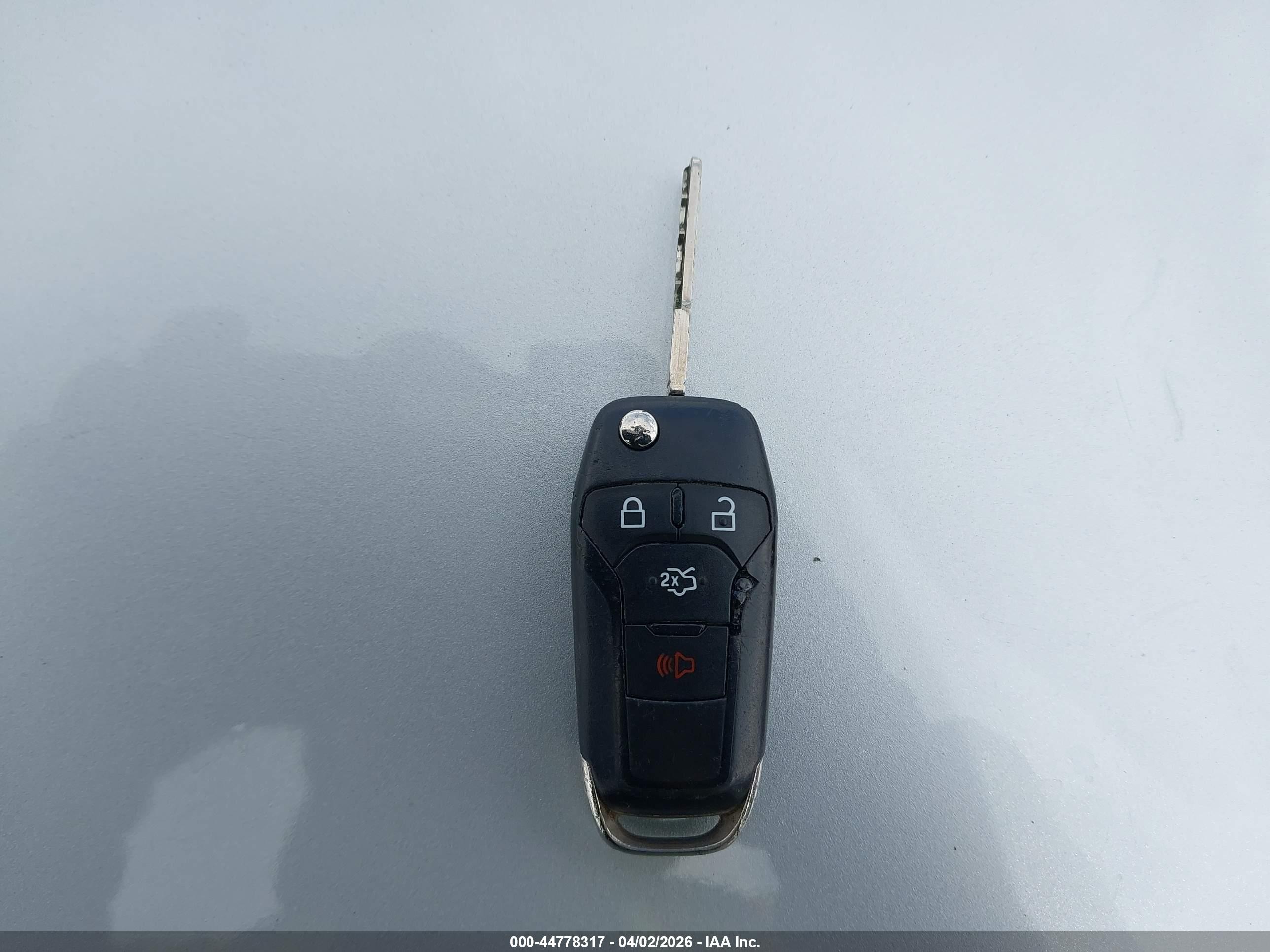 FORD FUSION image 11