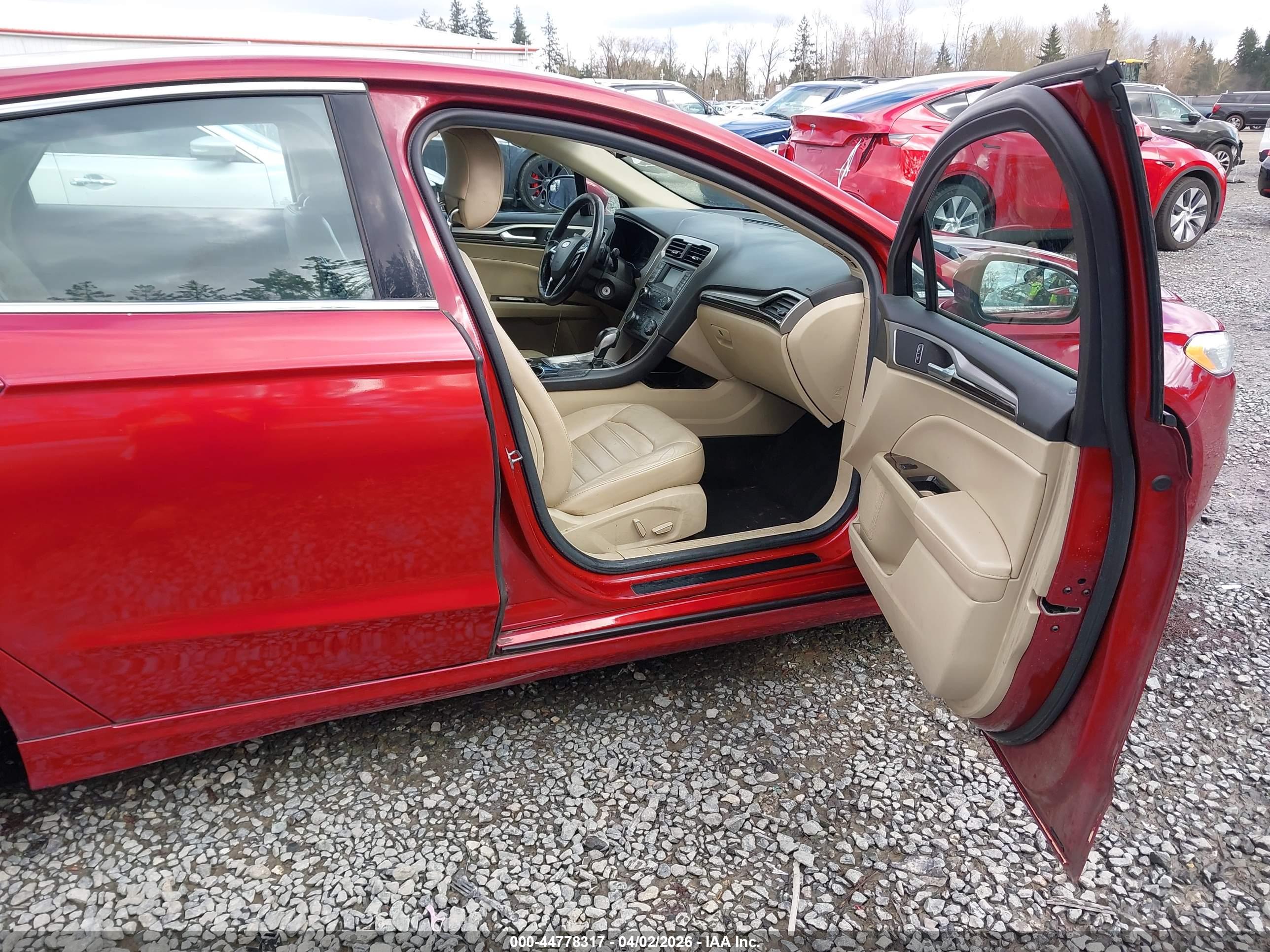 FORD FUSION image 5
