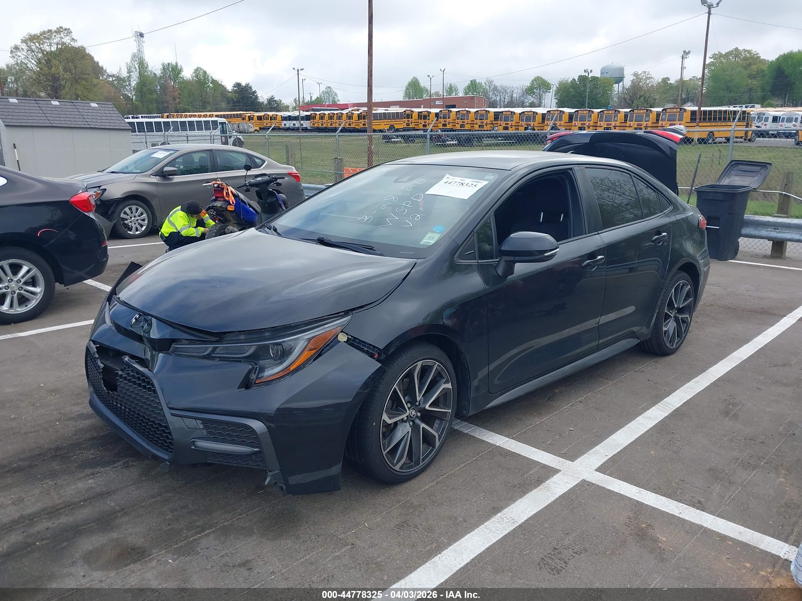 TOYOTA COROLLA image 2