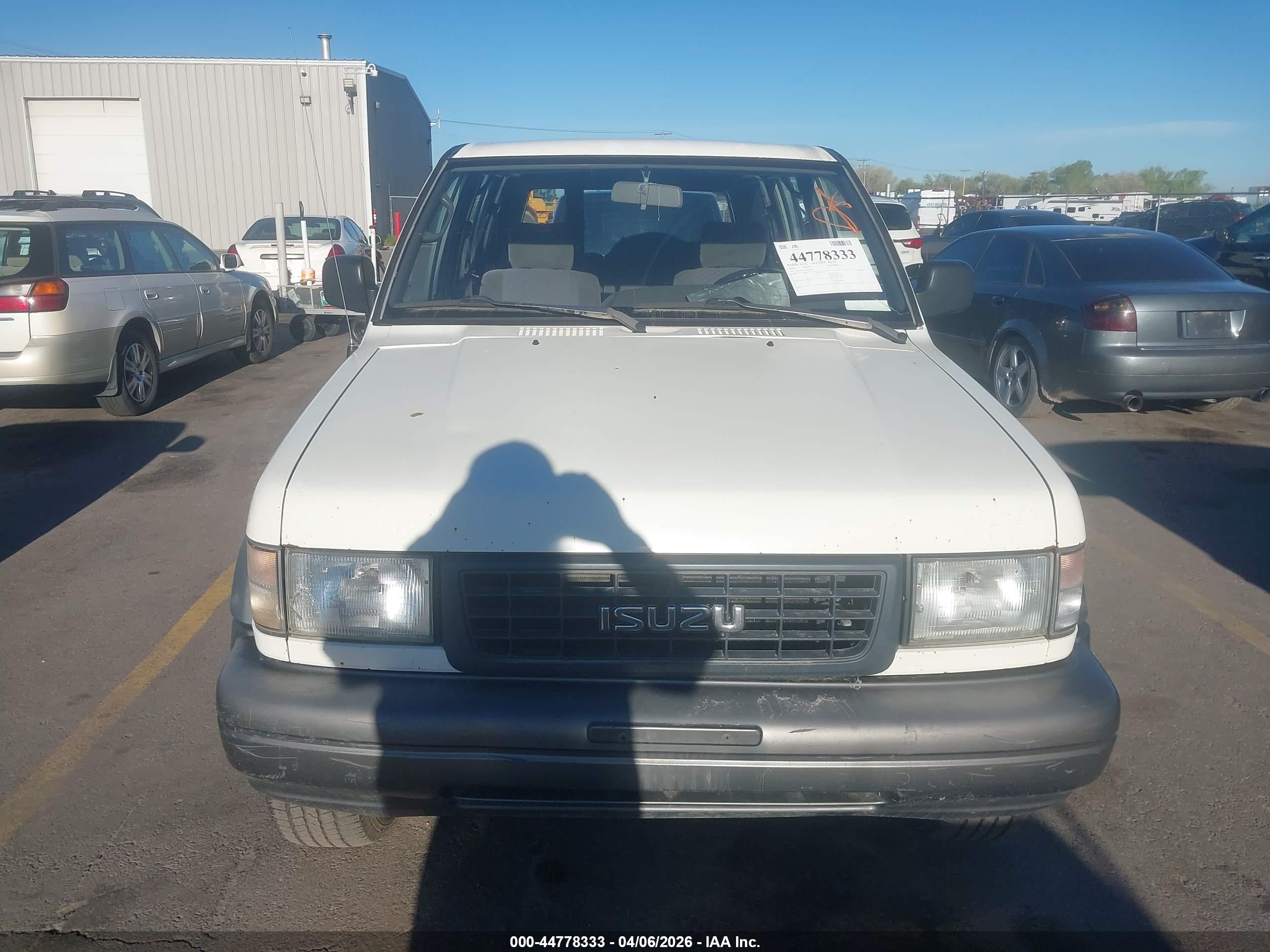 ISUZU TROOPER image 6