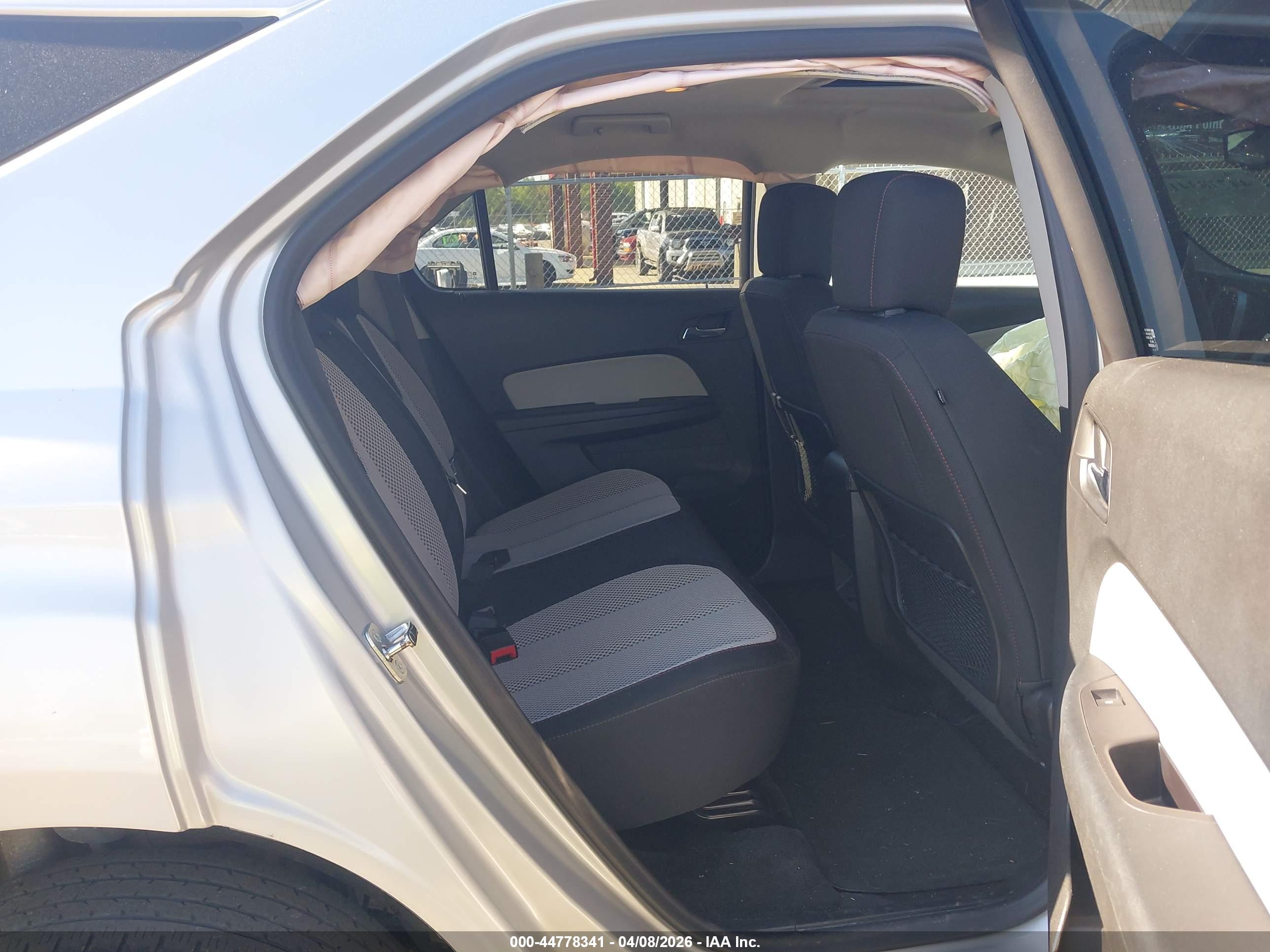 CHEVROLET EQUINOX image 8