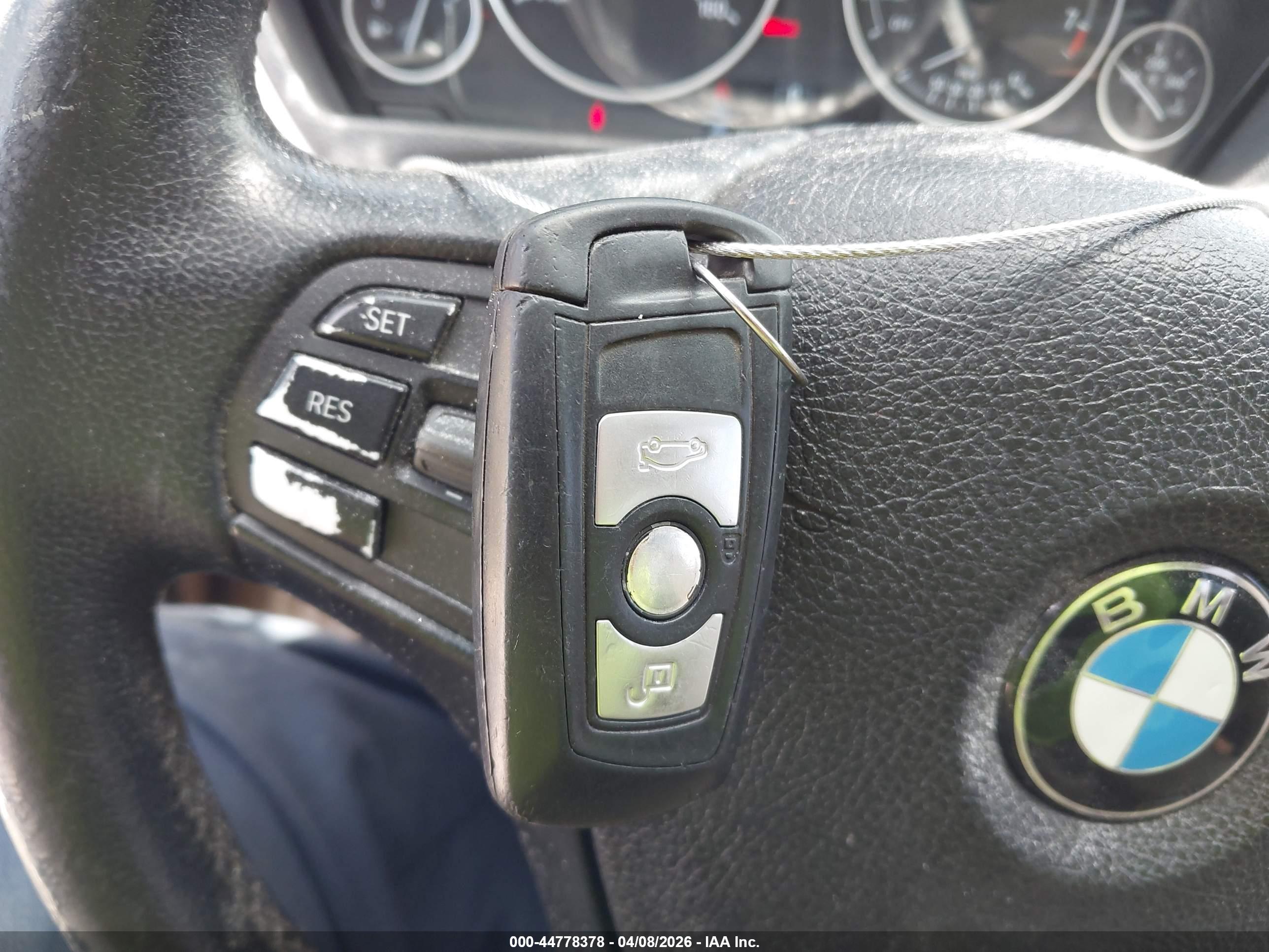 BMW 320I image 11