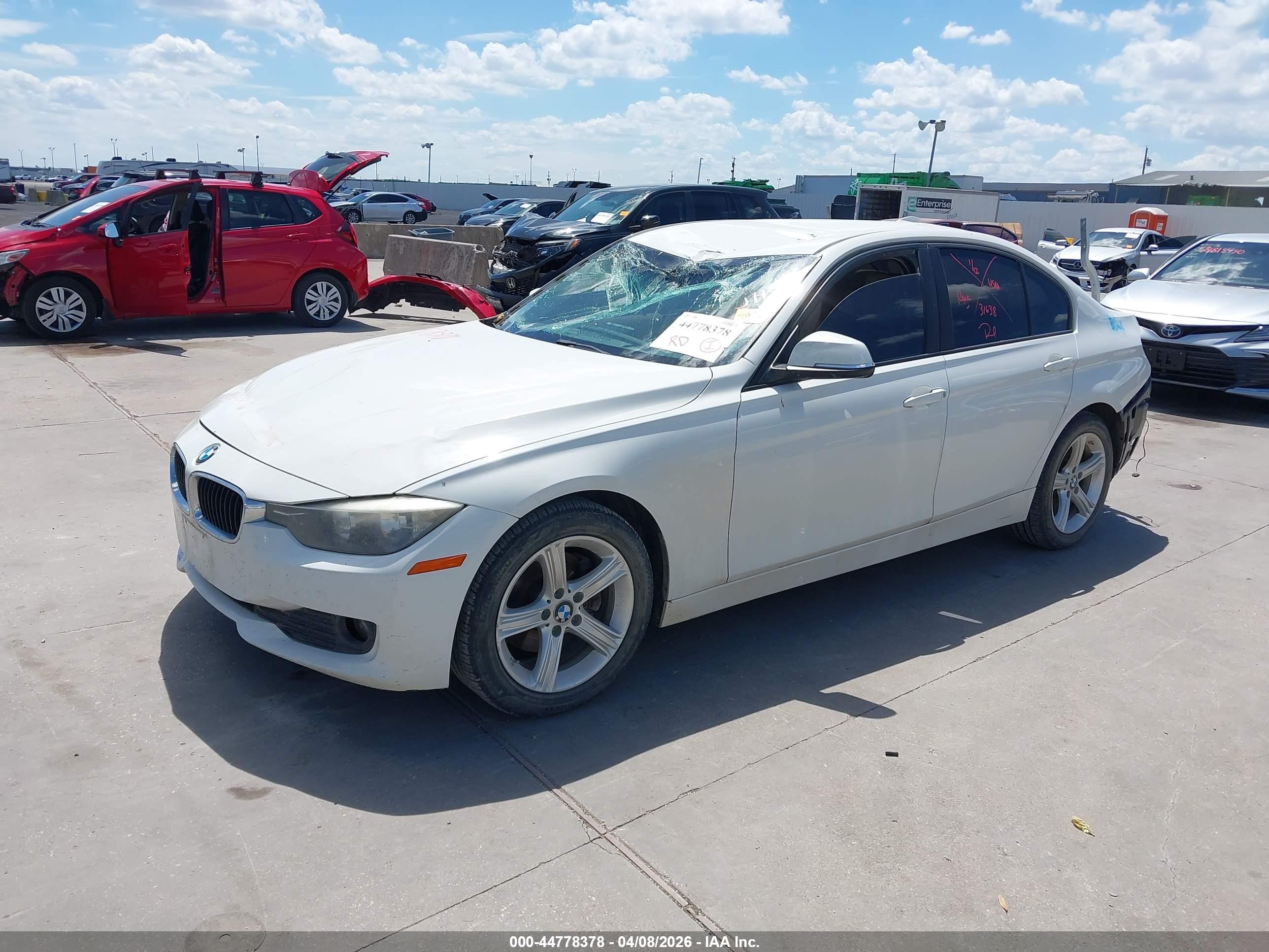 BMW 320I image 2