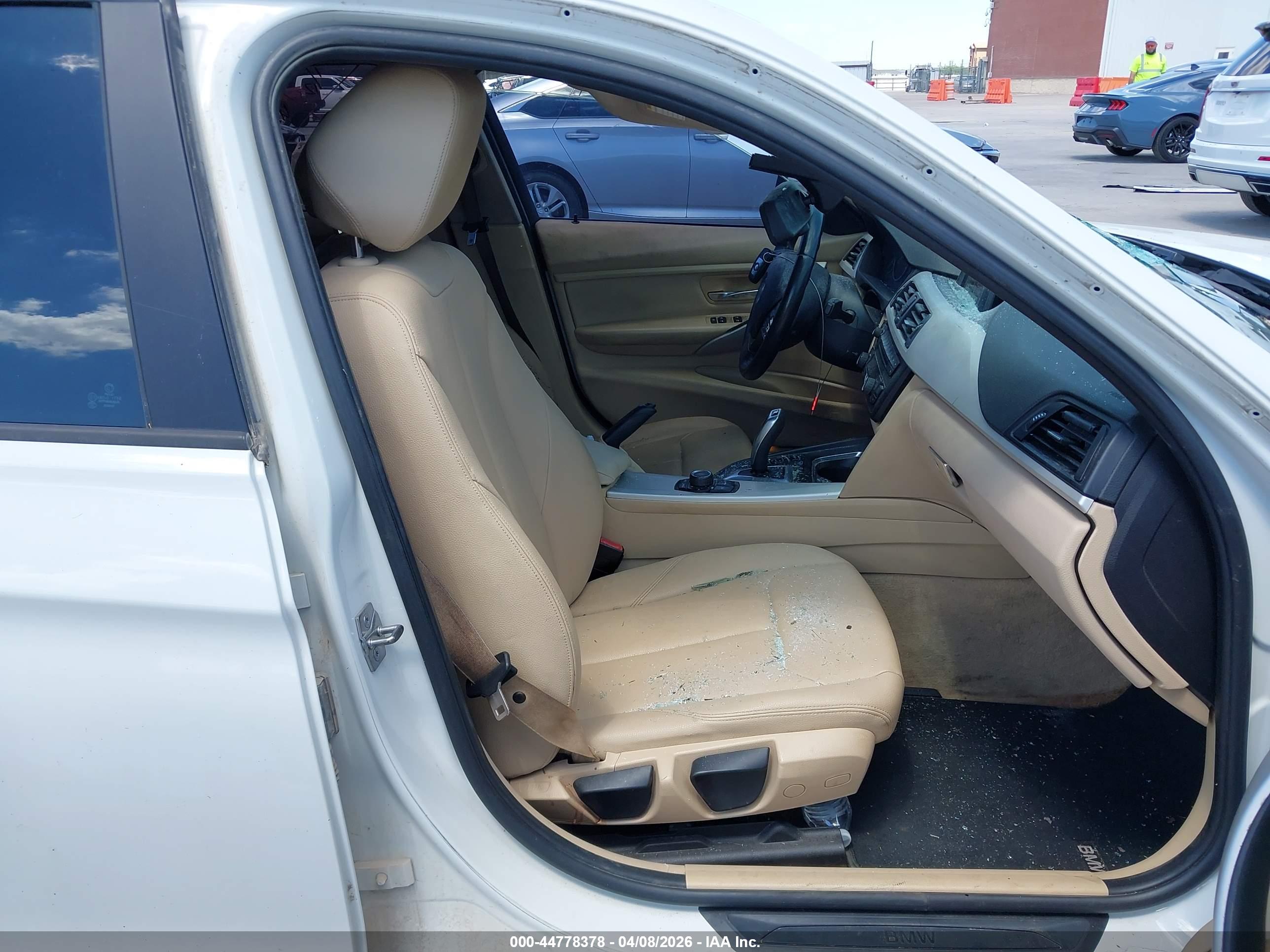 BMW 320I image 5