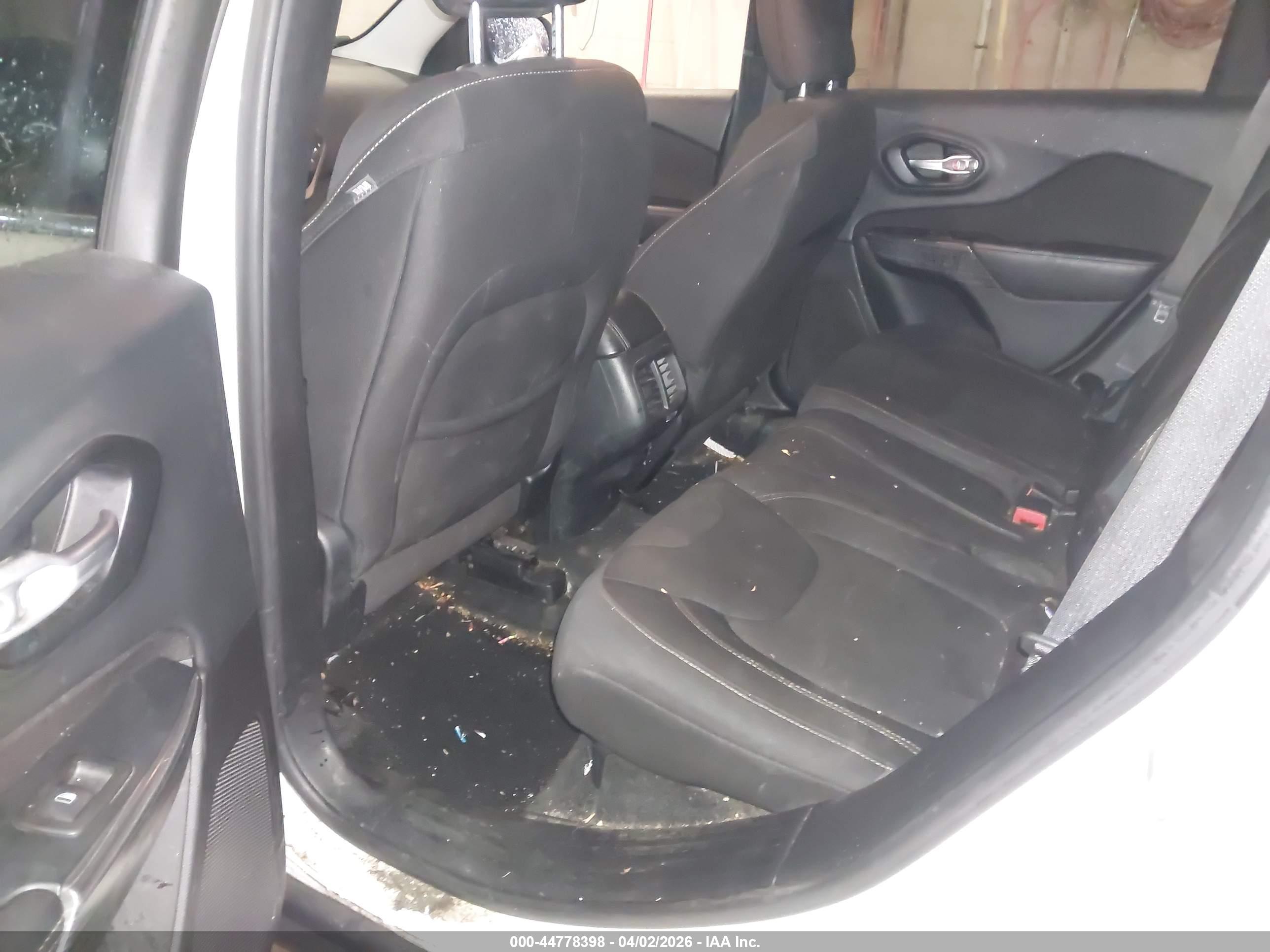 JEEP CHEROKEE image 8