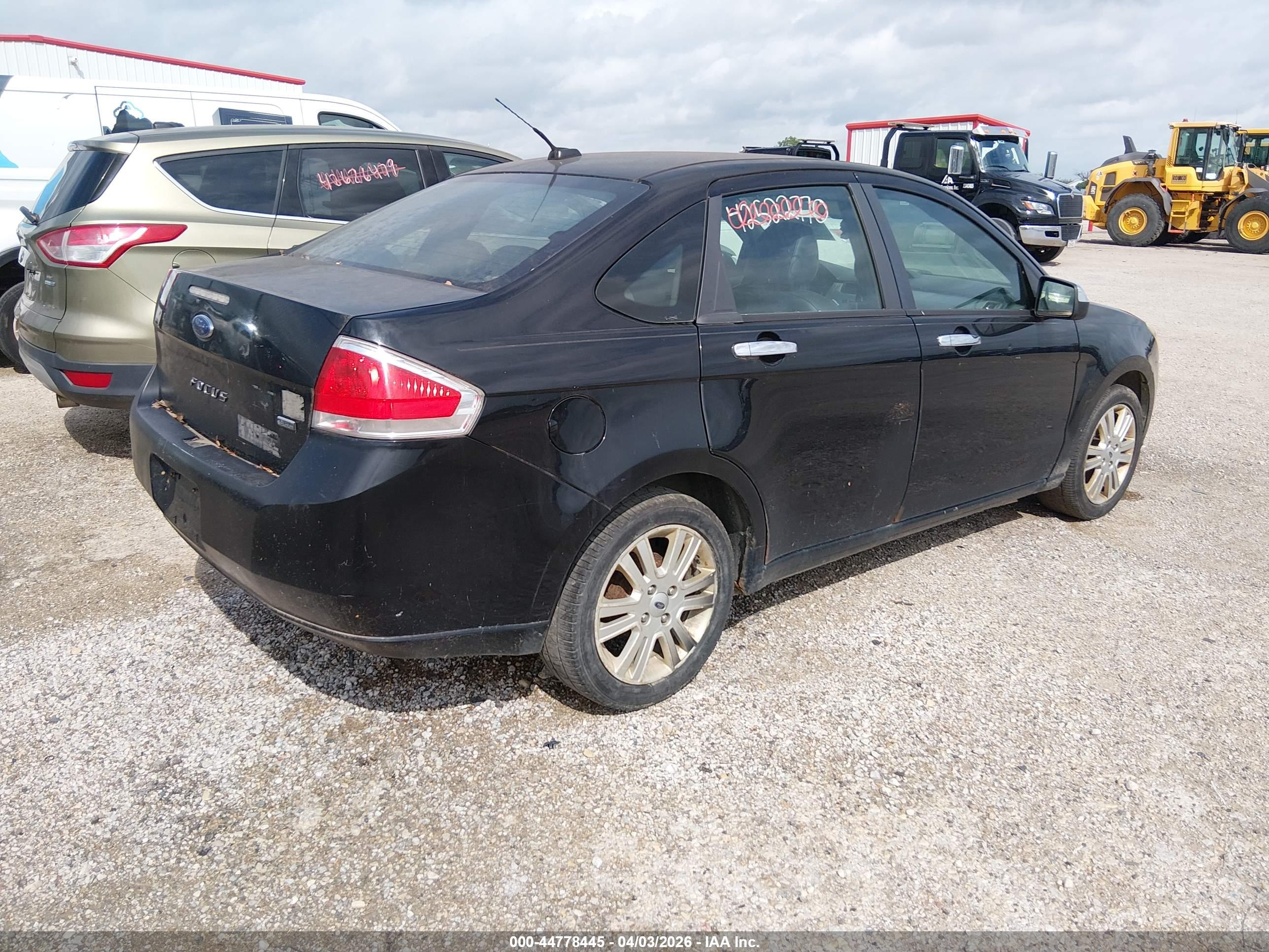 FORD FOCUS image 4