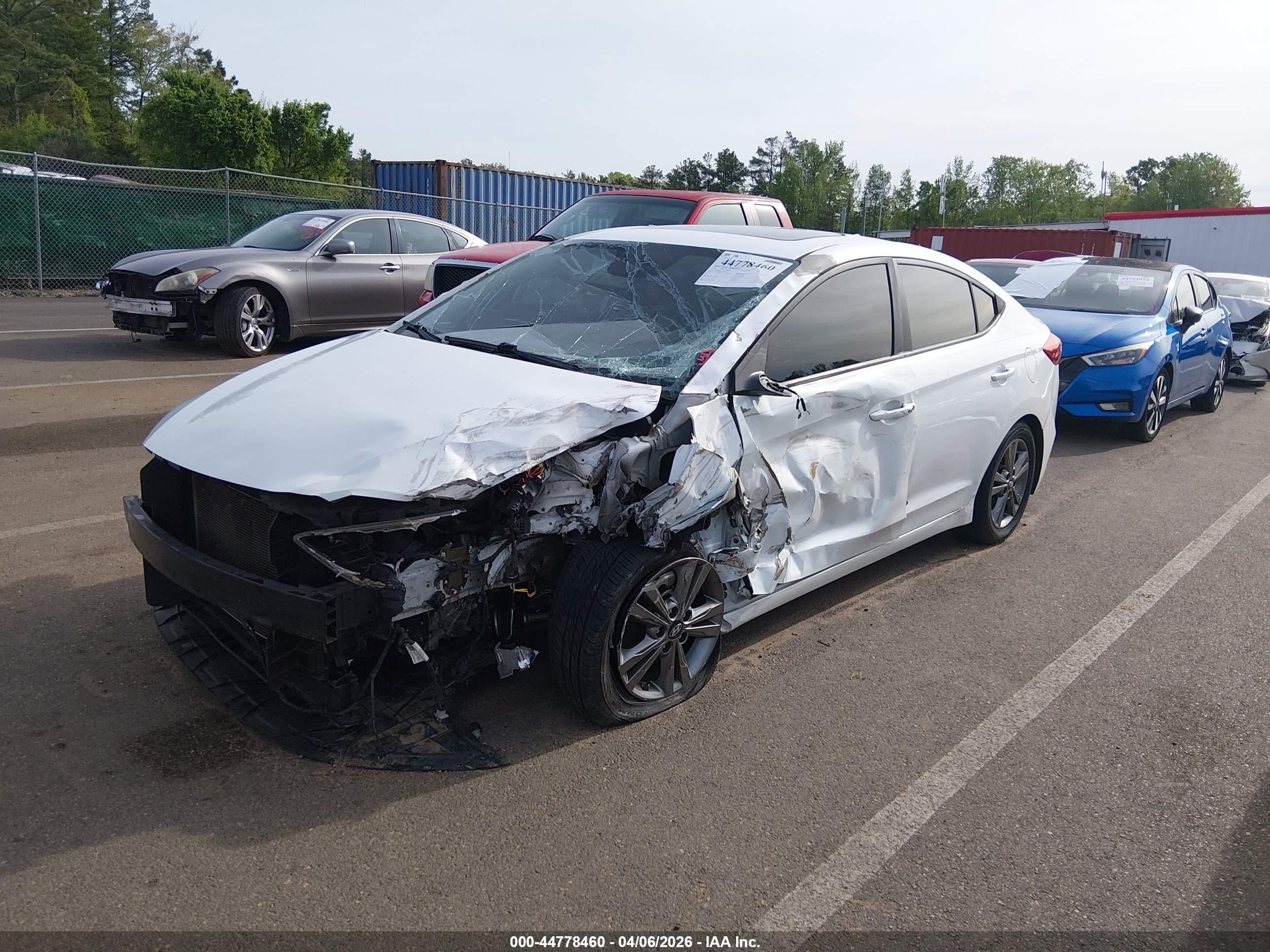 HYUNDAI ELANTRA image 2