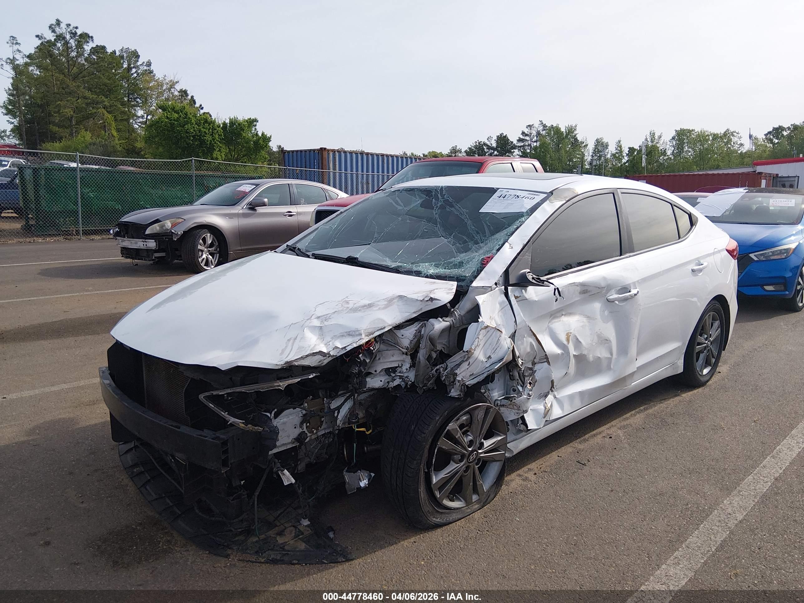 HYUNDAI ELANTRA image 6