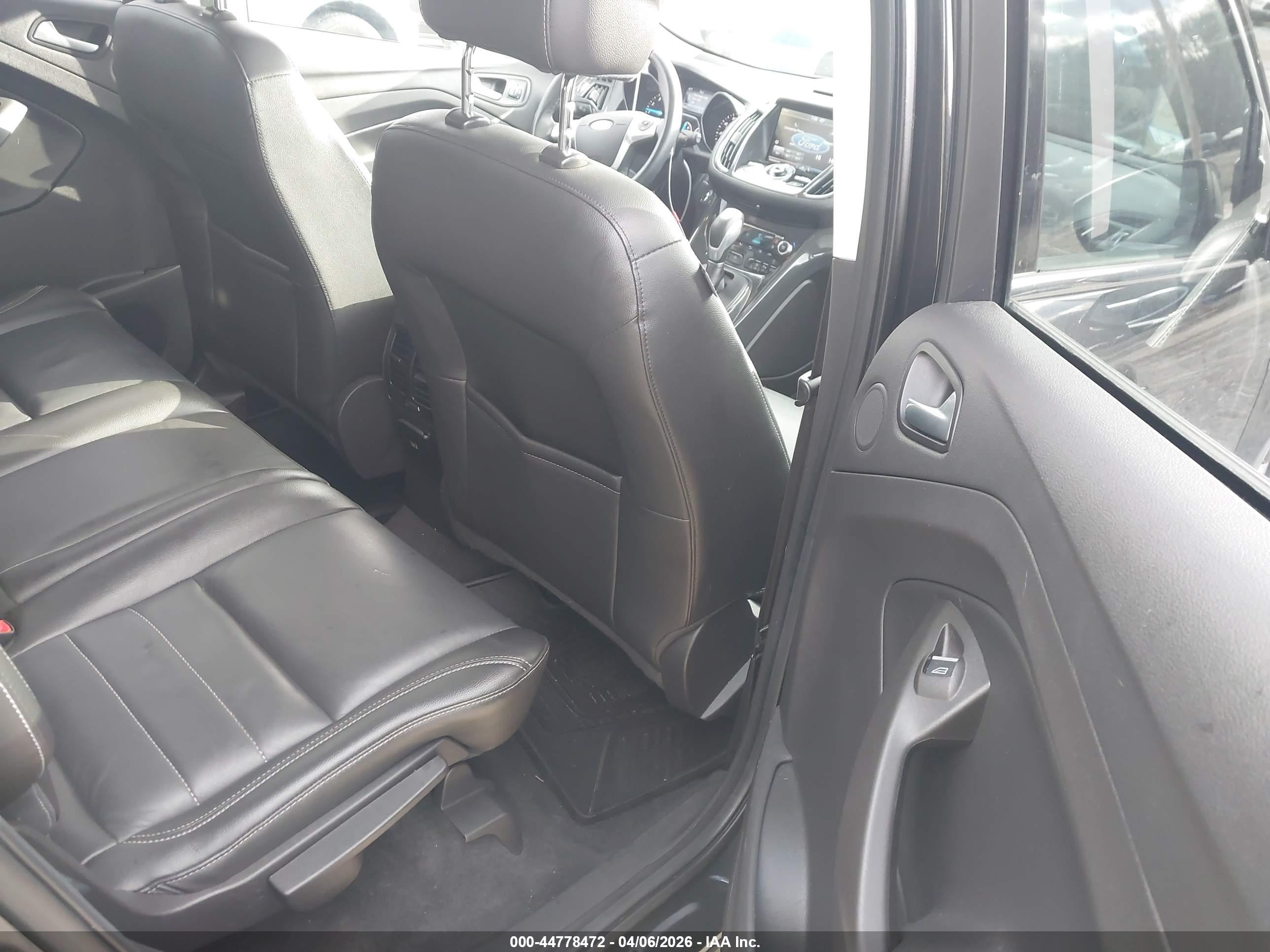 FORD ESCAPE image 8