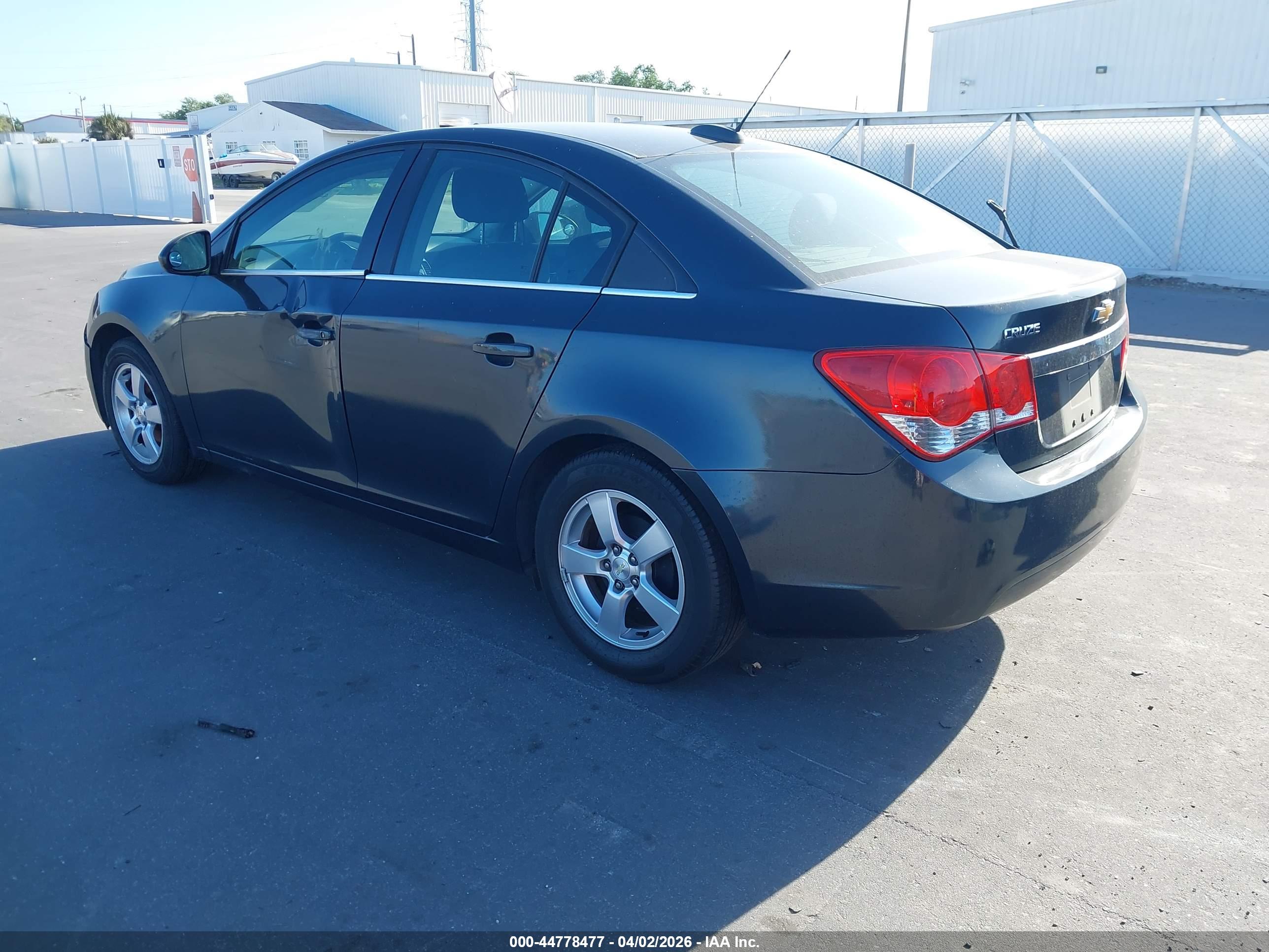 CHEVROLET CRUZE image 3