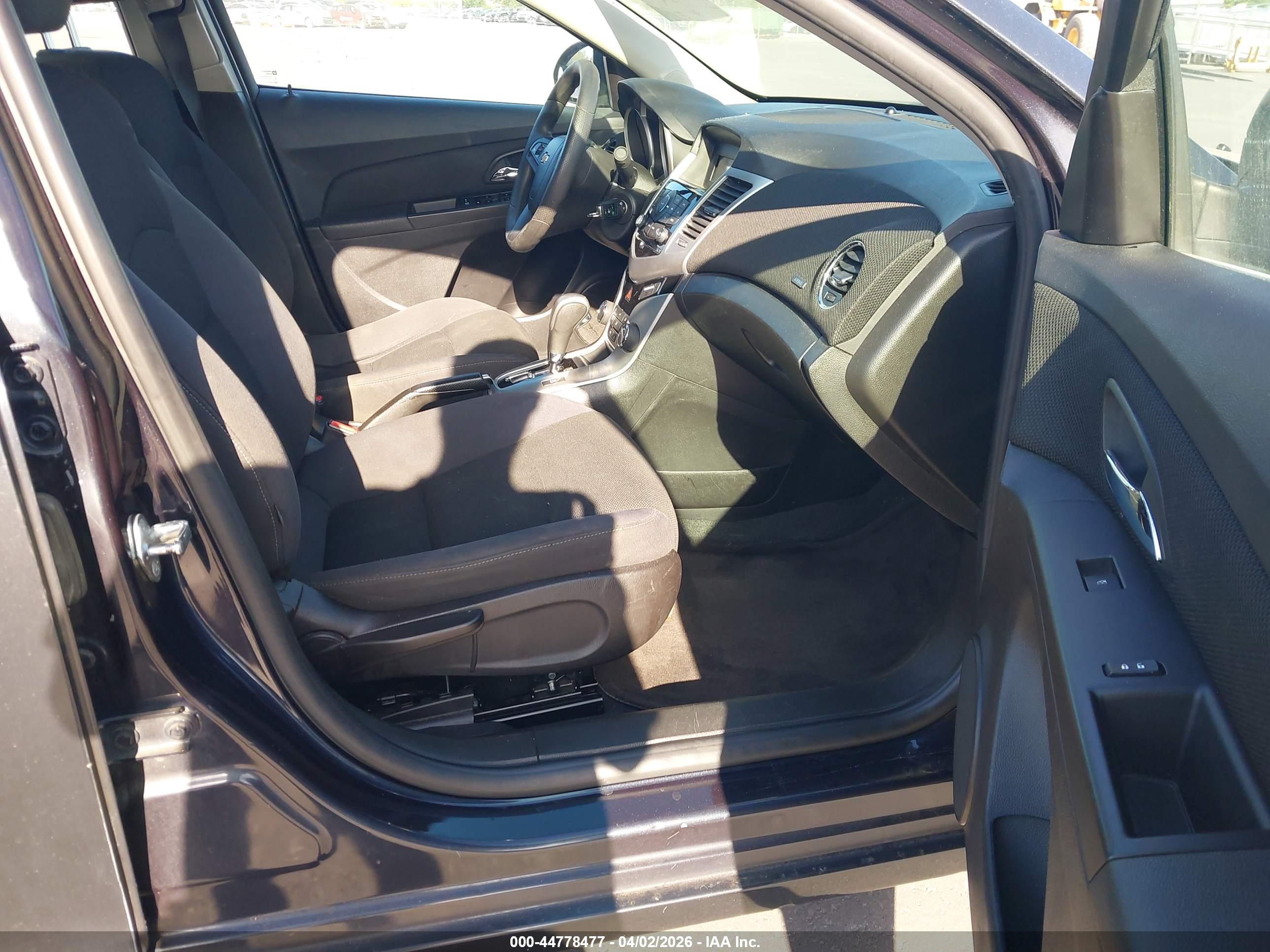 CHEVROLET CRUZE image 5