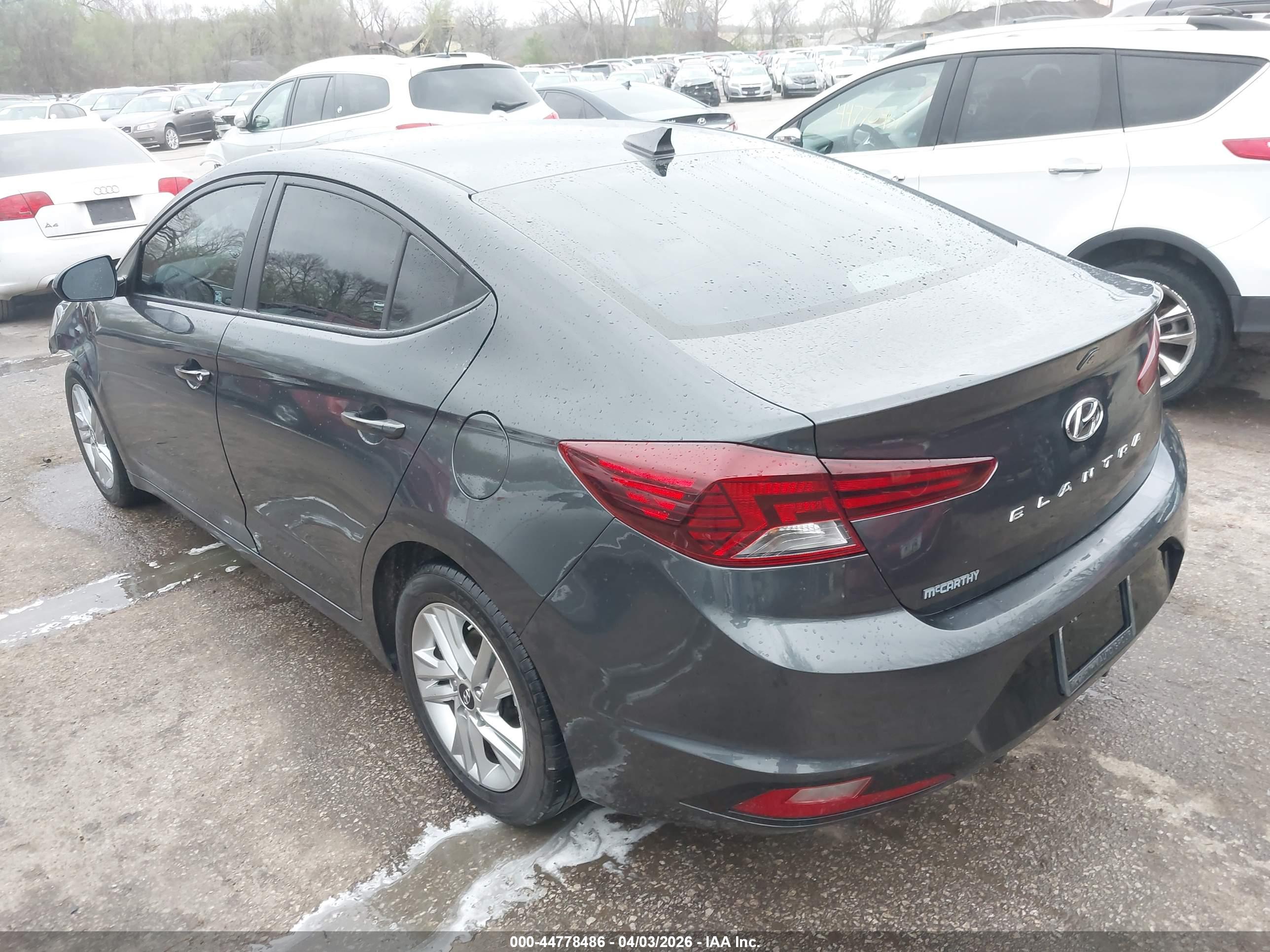 HYUNDAI ELANTRA image 3