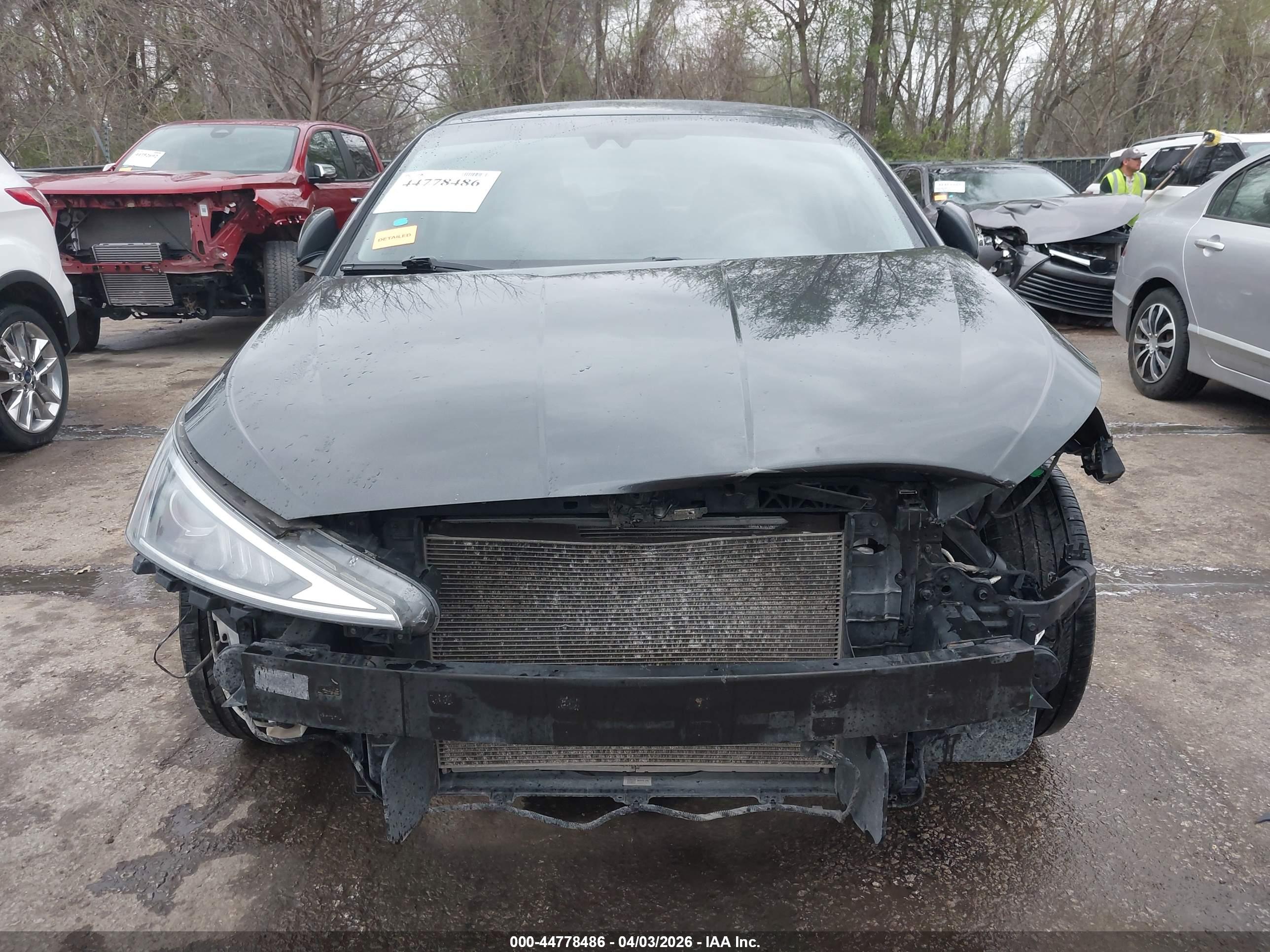 HYUNDAI ELANTRA image 6