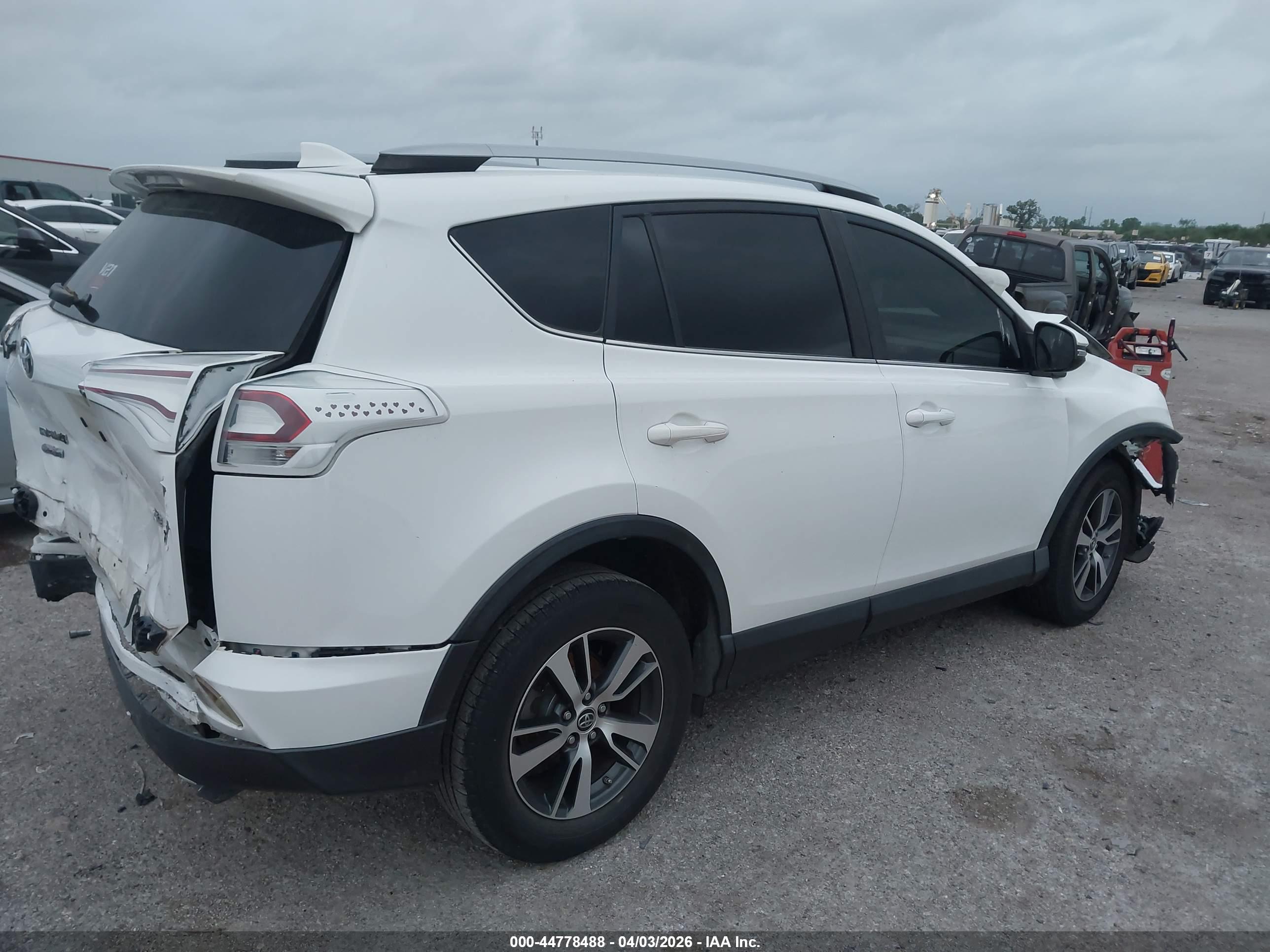 TOYOTA RAV4 image 4