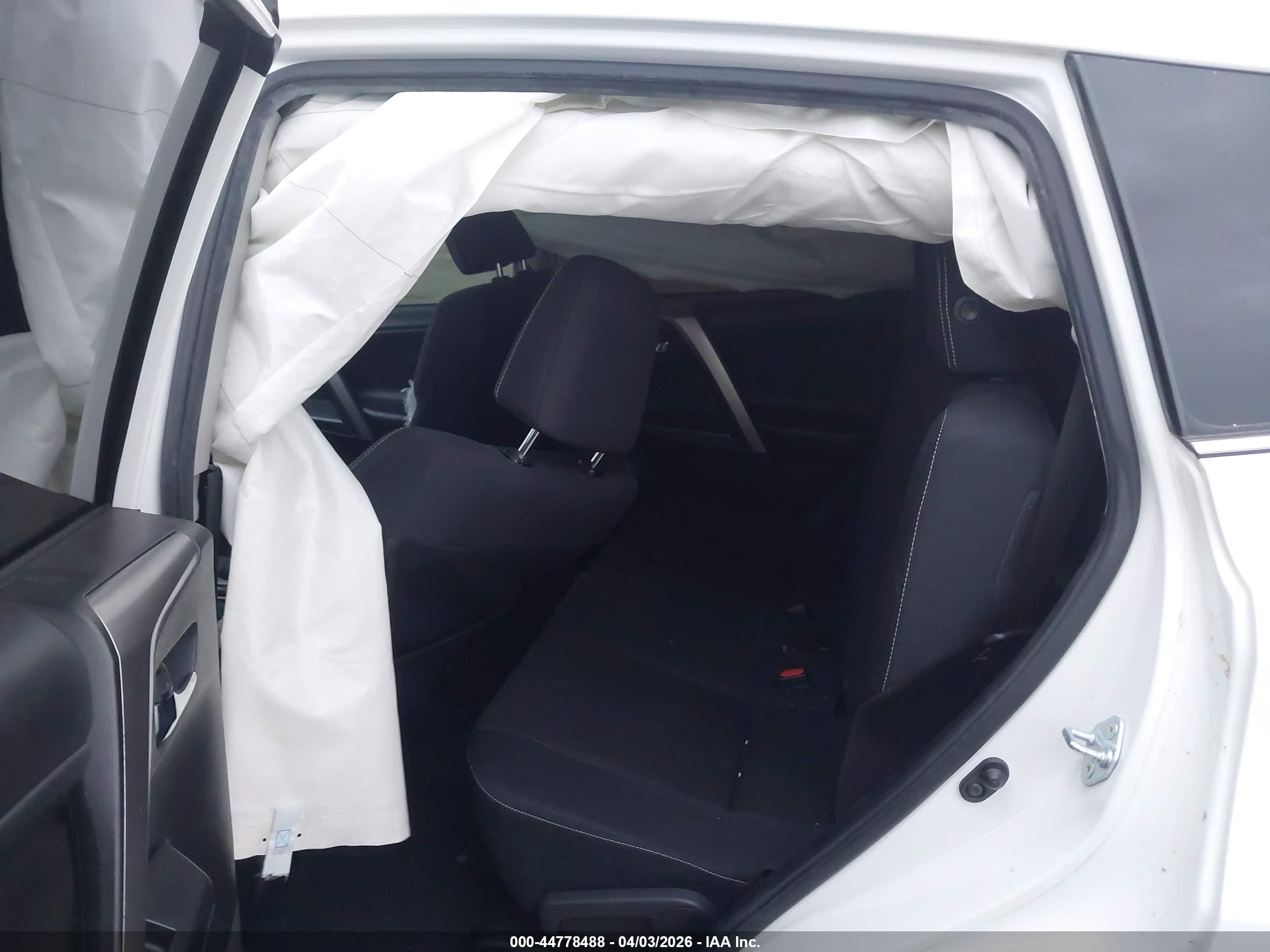 TOYOTA RAV4 image 8