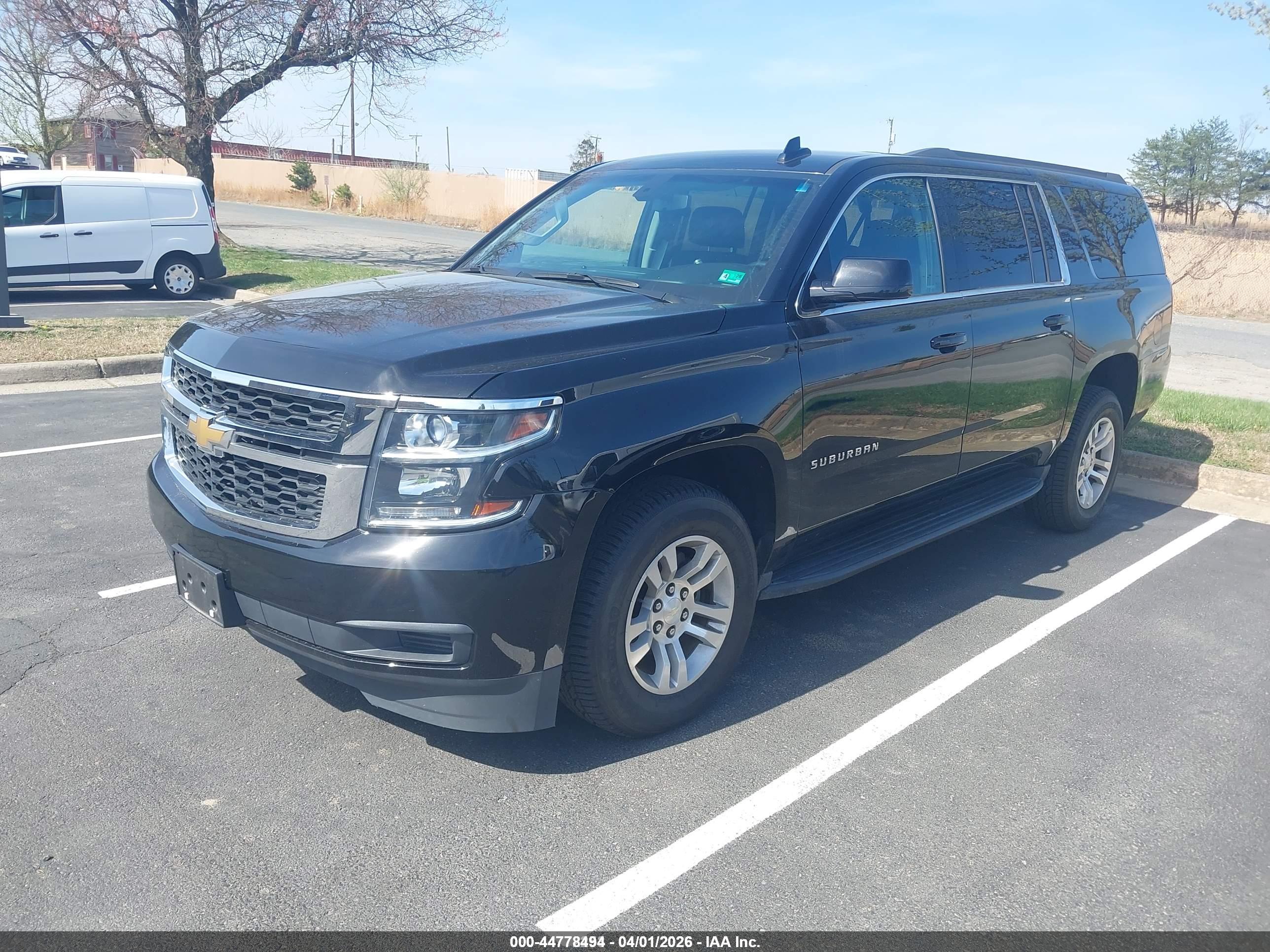 CHEVROLET SUBURBAN image 2