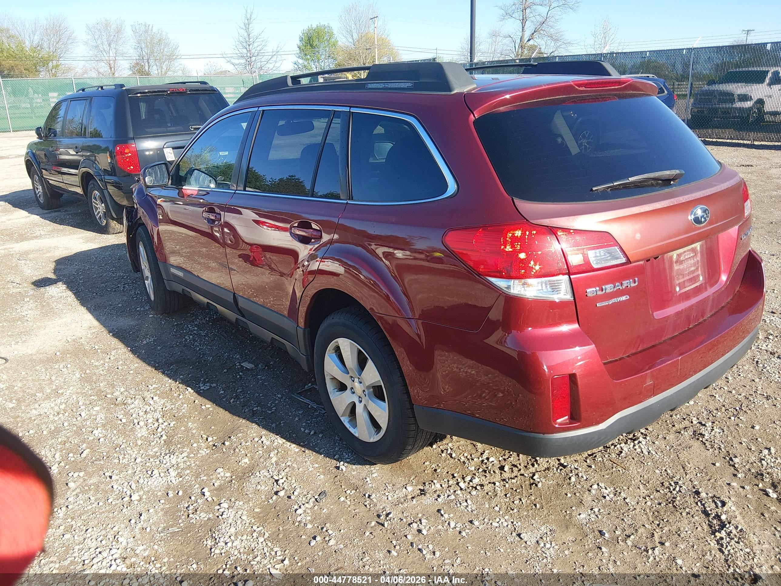 SUBARU OUTBACK image 3