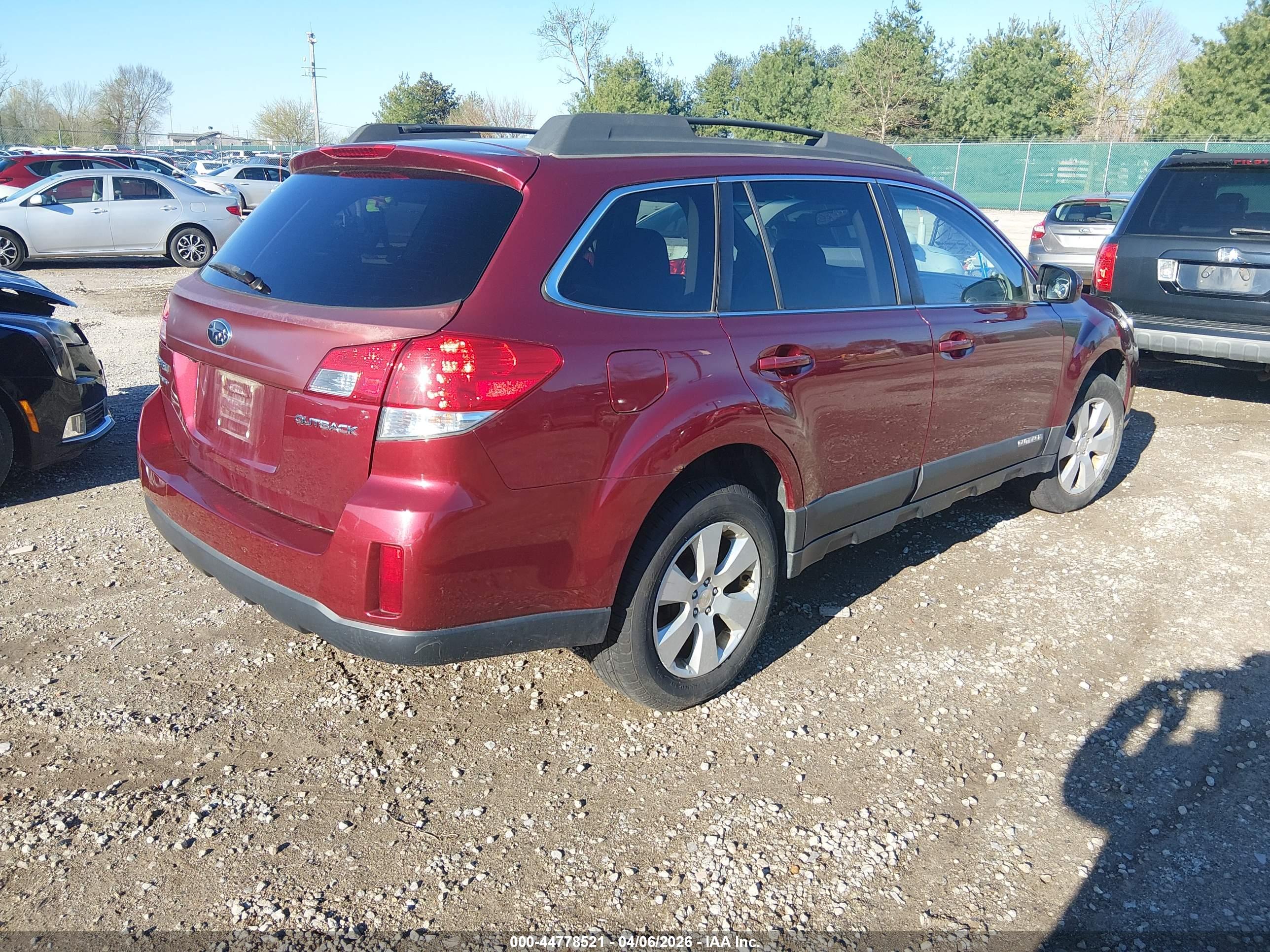 SUBARU OUTBACK image 4
