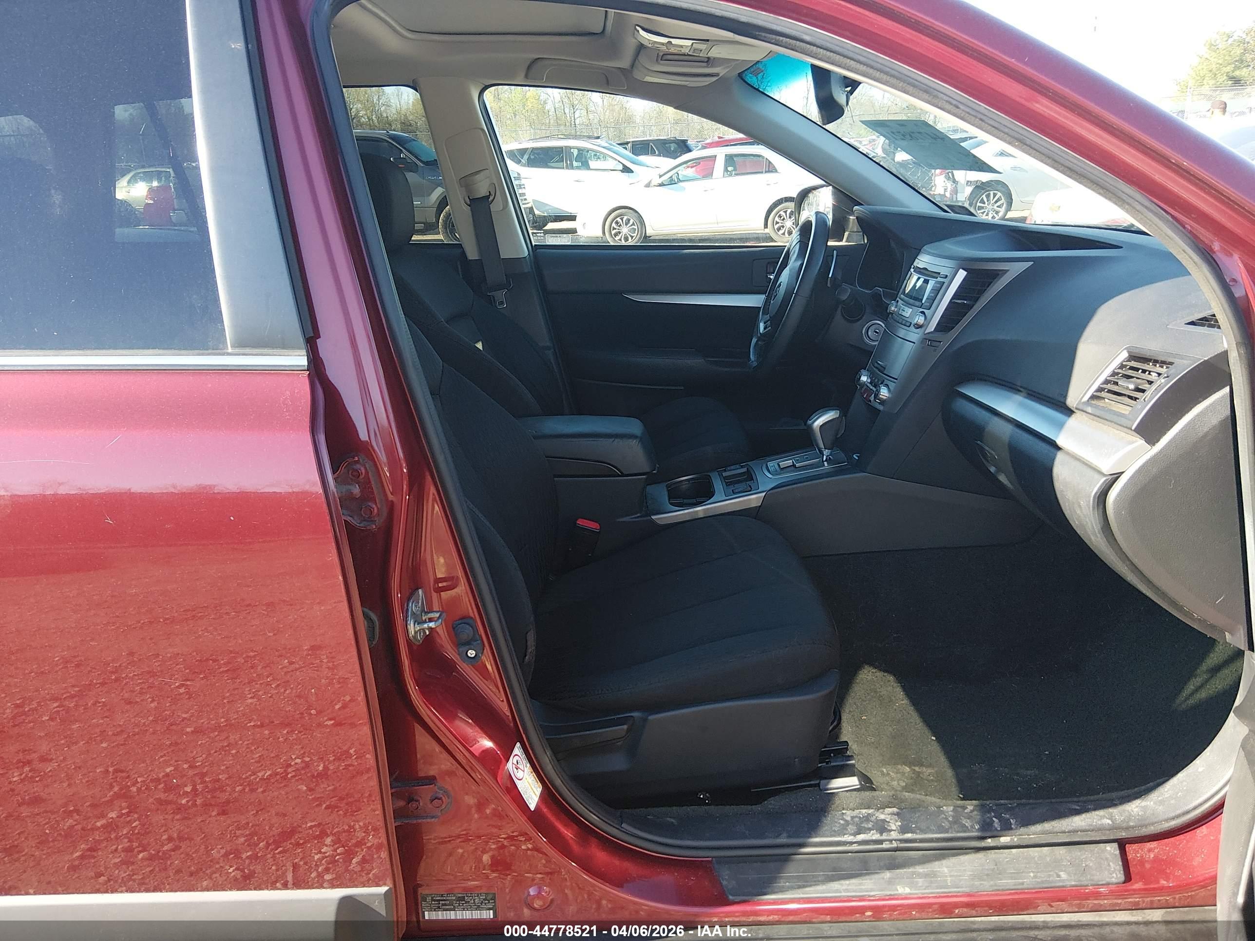 SUBARU OUTBACK image 5