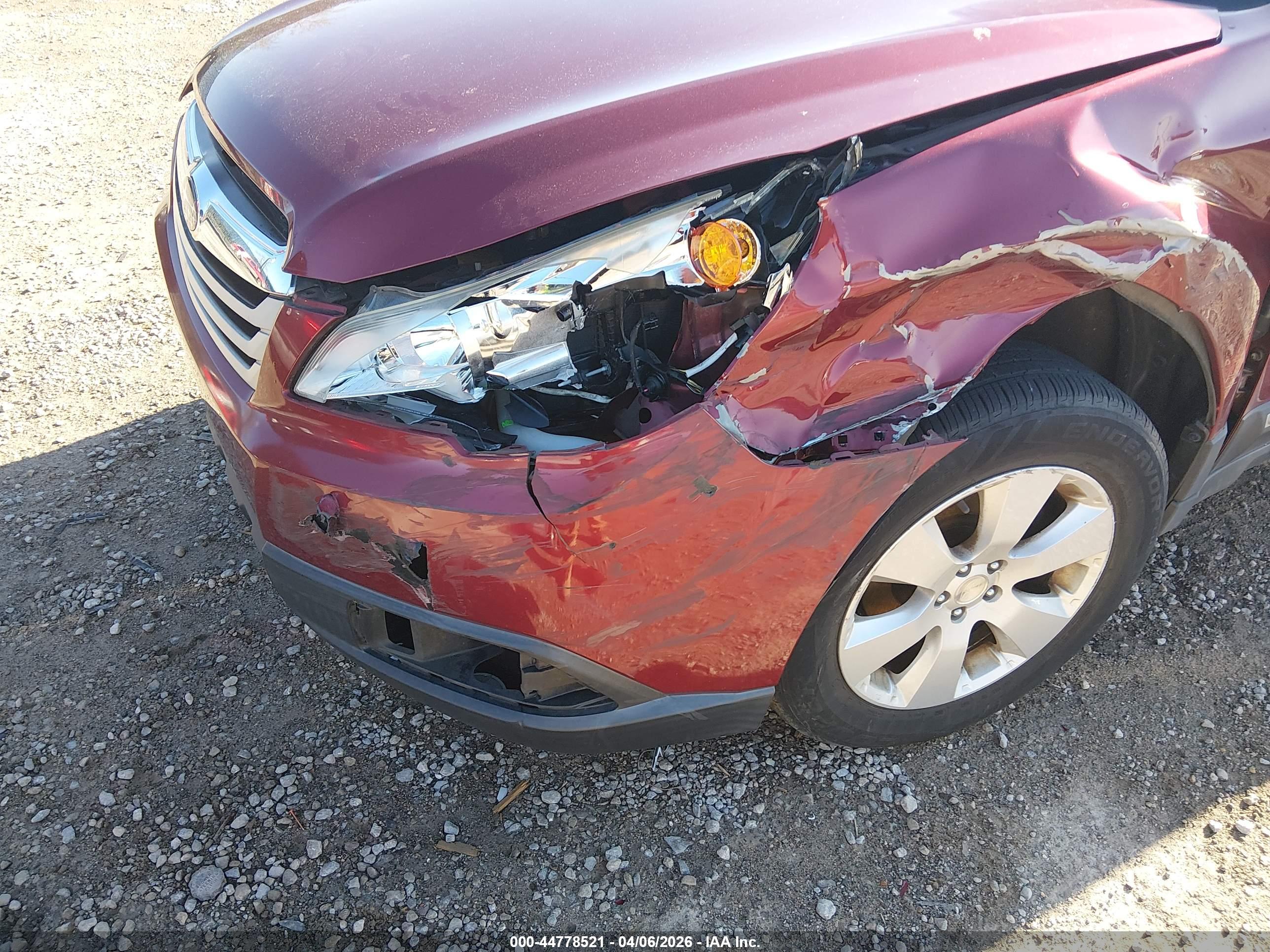 SUBARU OUTBACK image 6