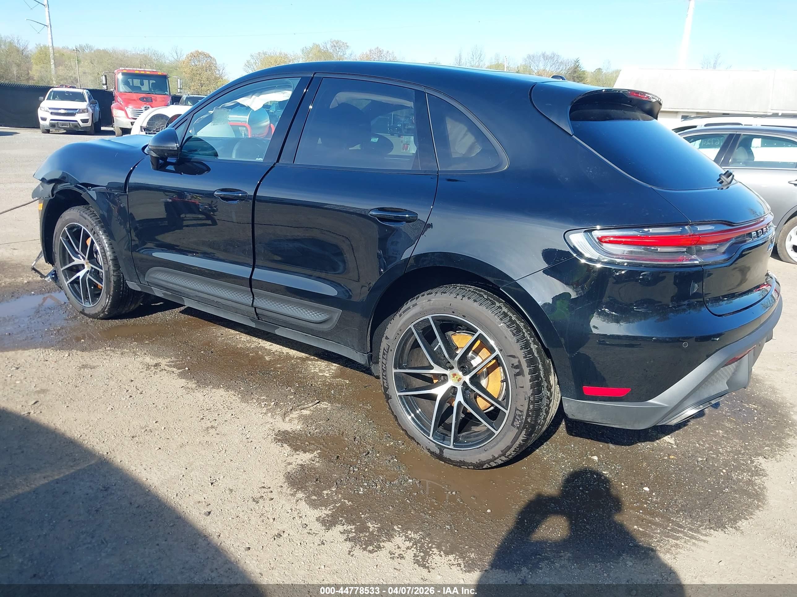 PORSCHE MACAN image 3