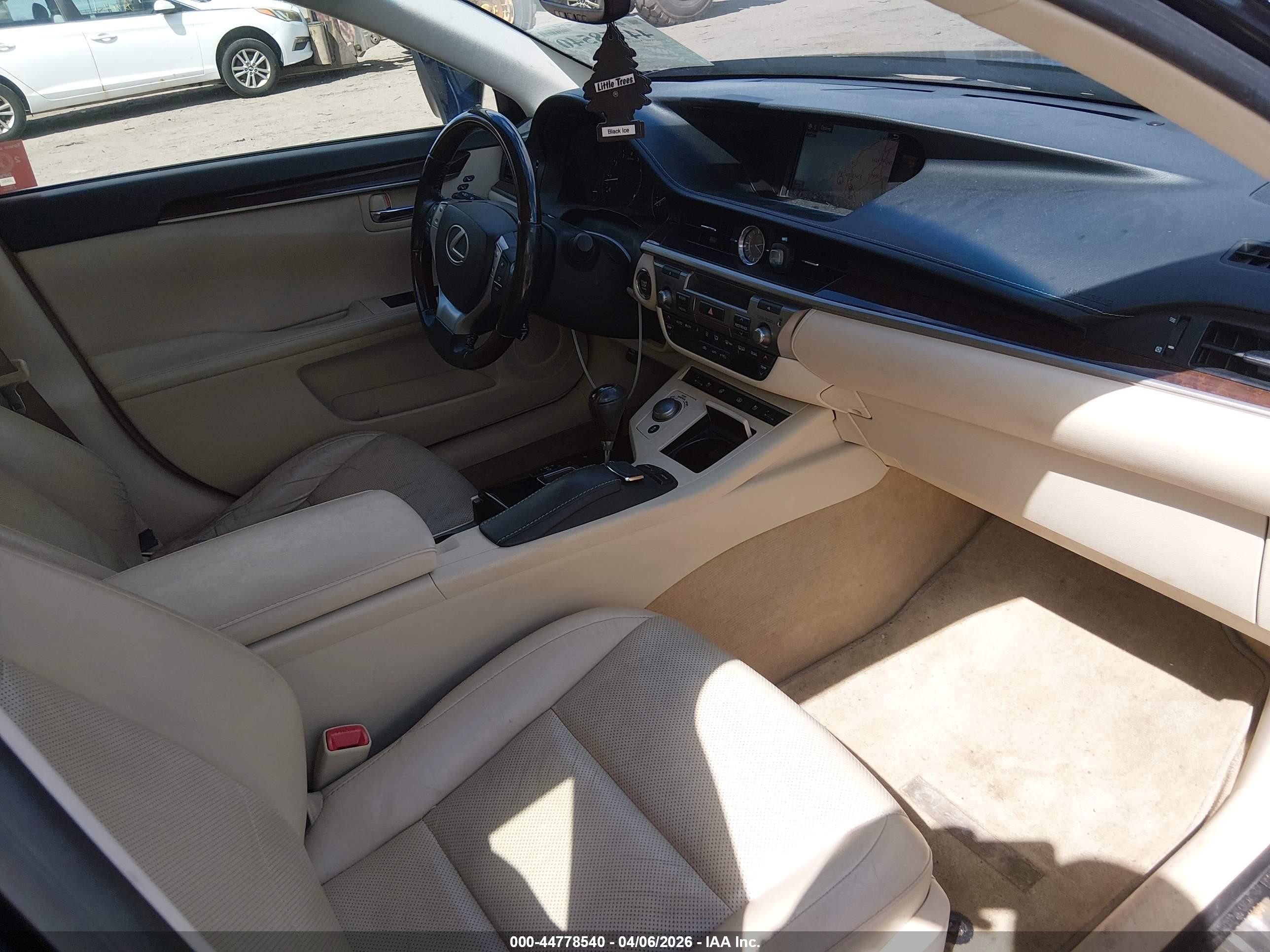 LEXUS ES image 5