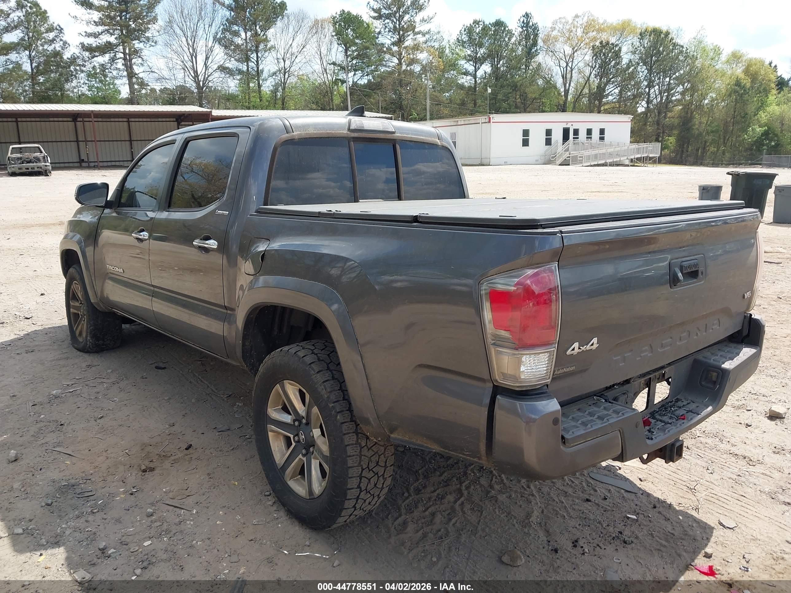 TOYOTA TACOMA image 3