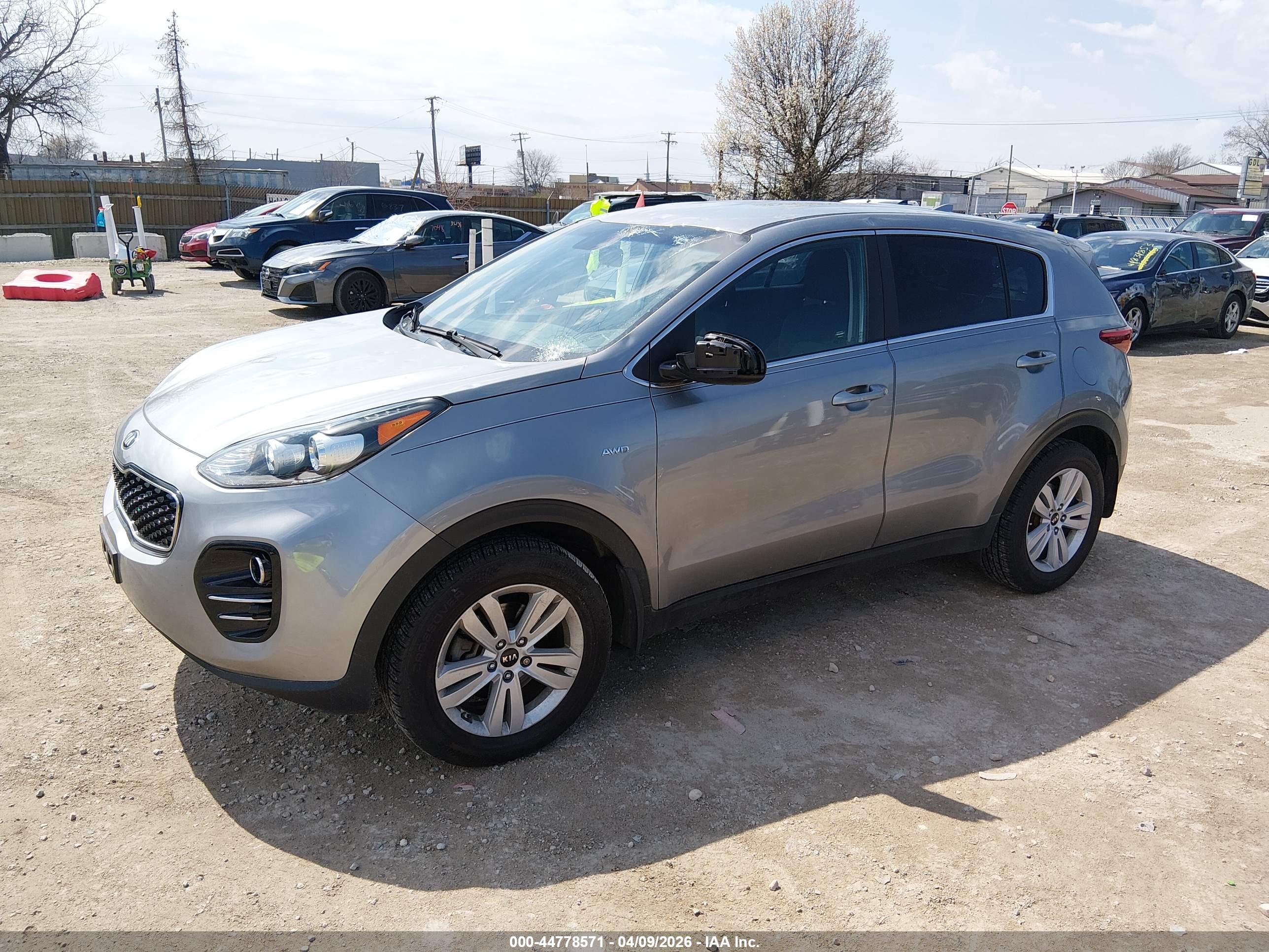 KIA SPORTAGE image 2
