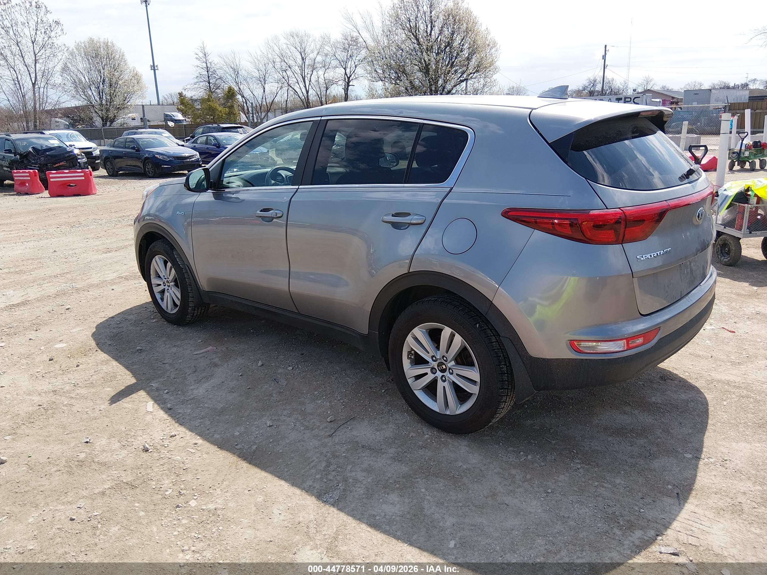 KIA SPORTAGE image 3
