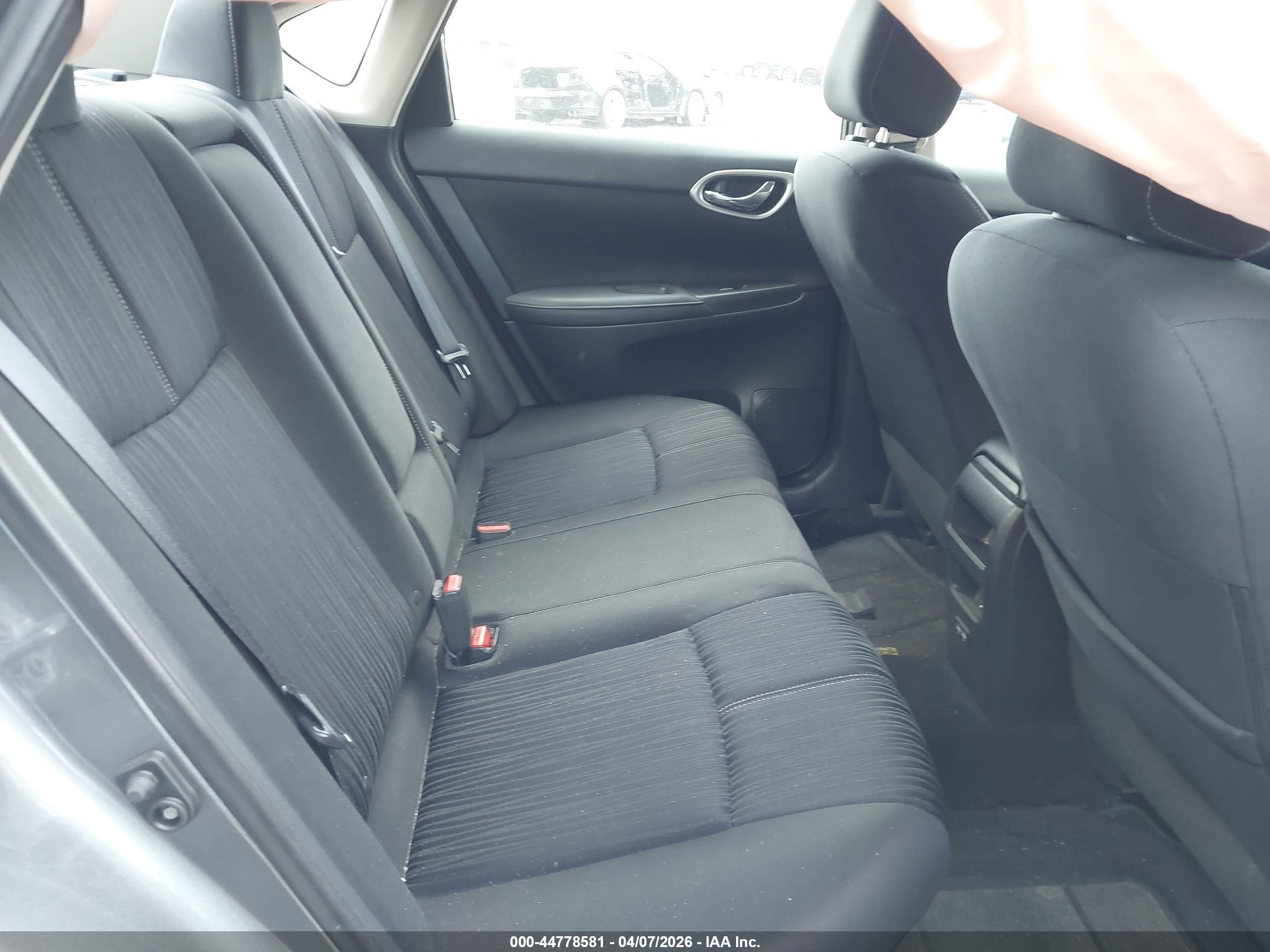 NISSAN SENTRA image 8