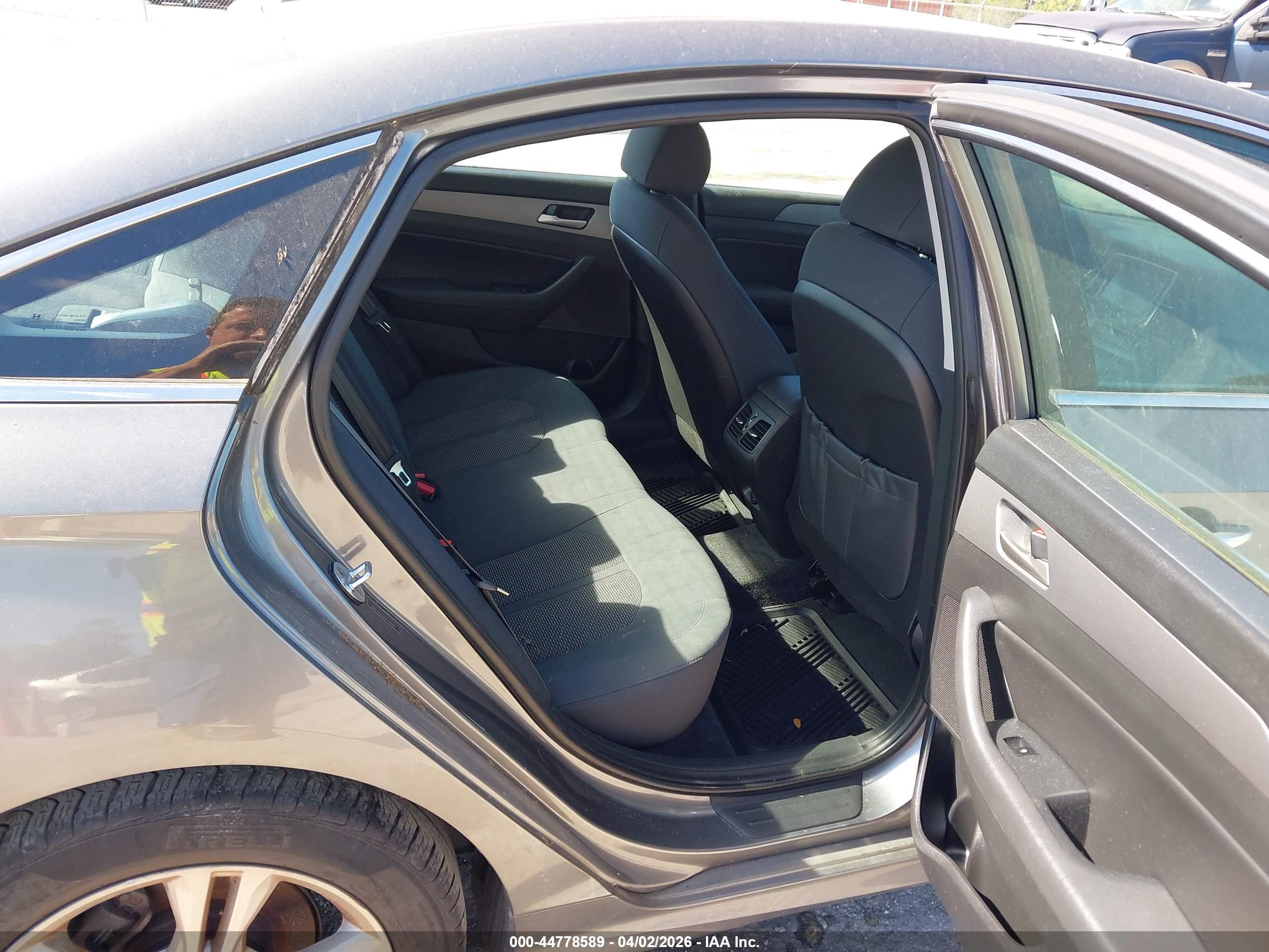 HYUNDAI SONATA image 8