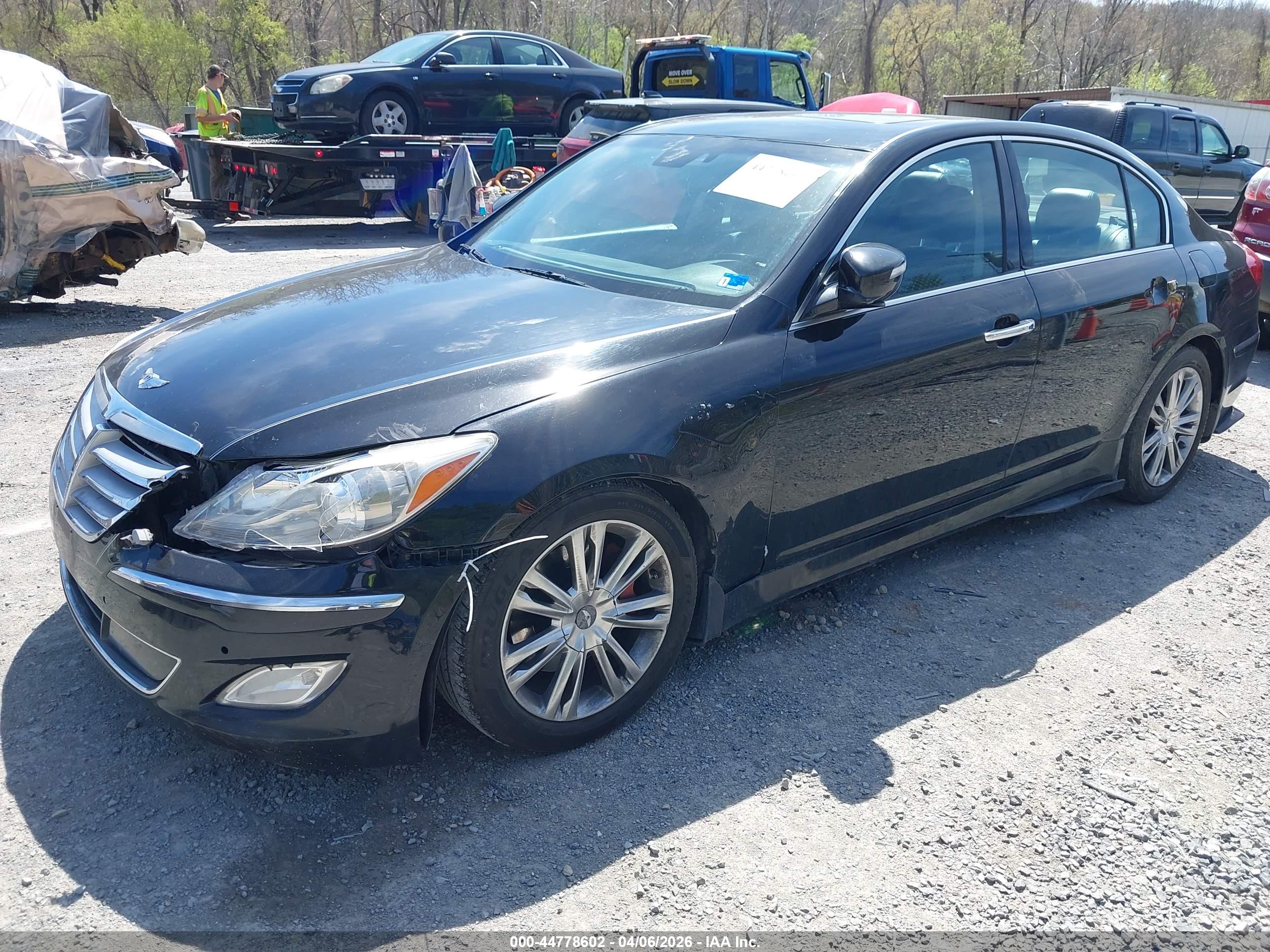 HYUNDAI GENESIS image 2