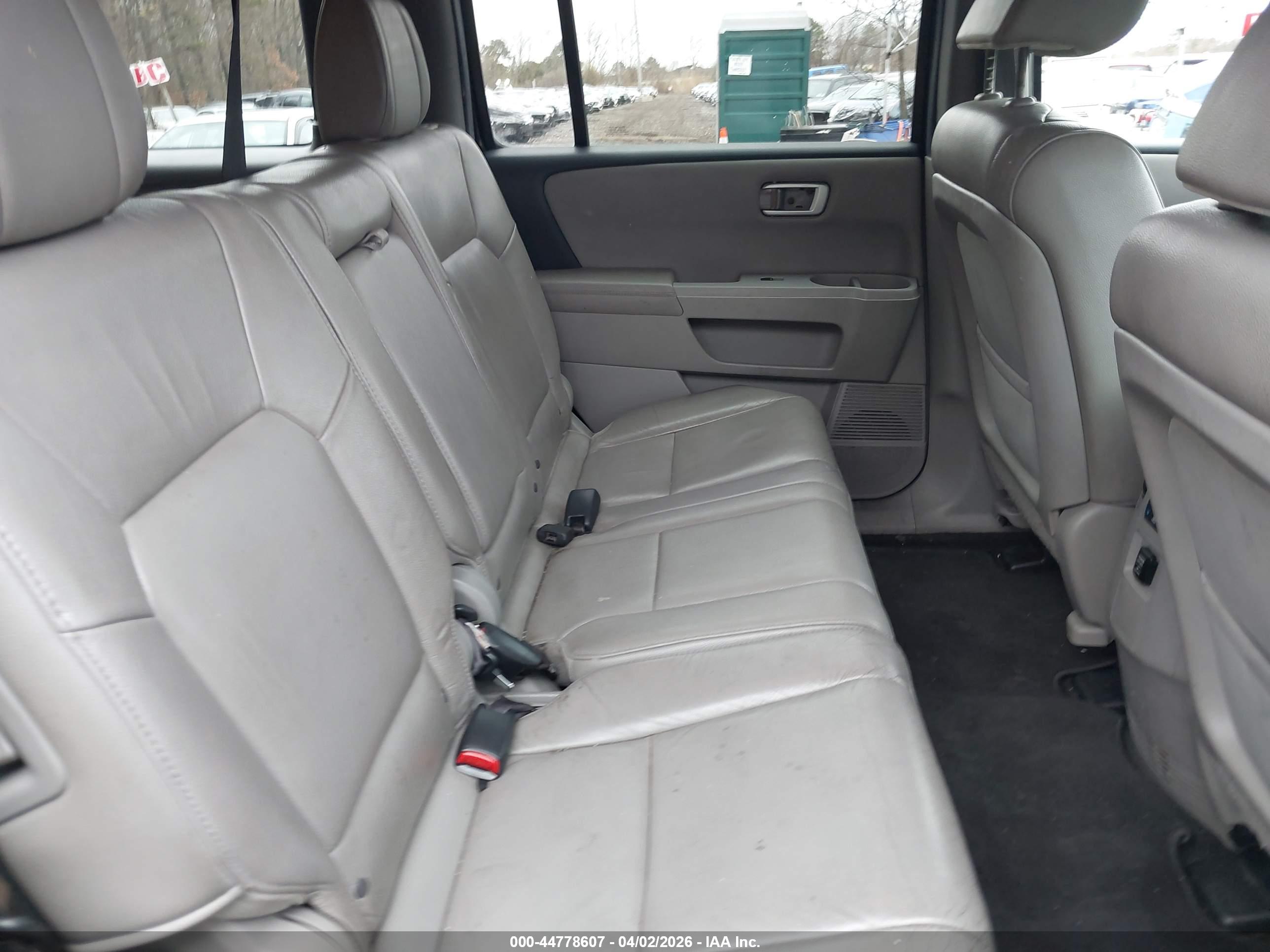 HONDA PILOT image 8