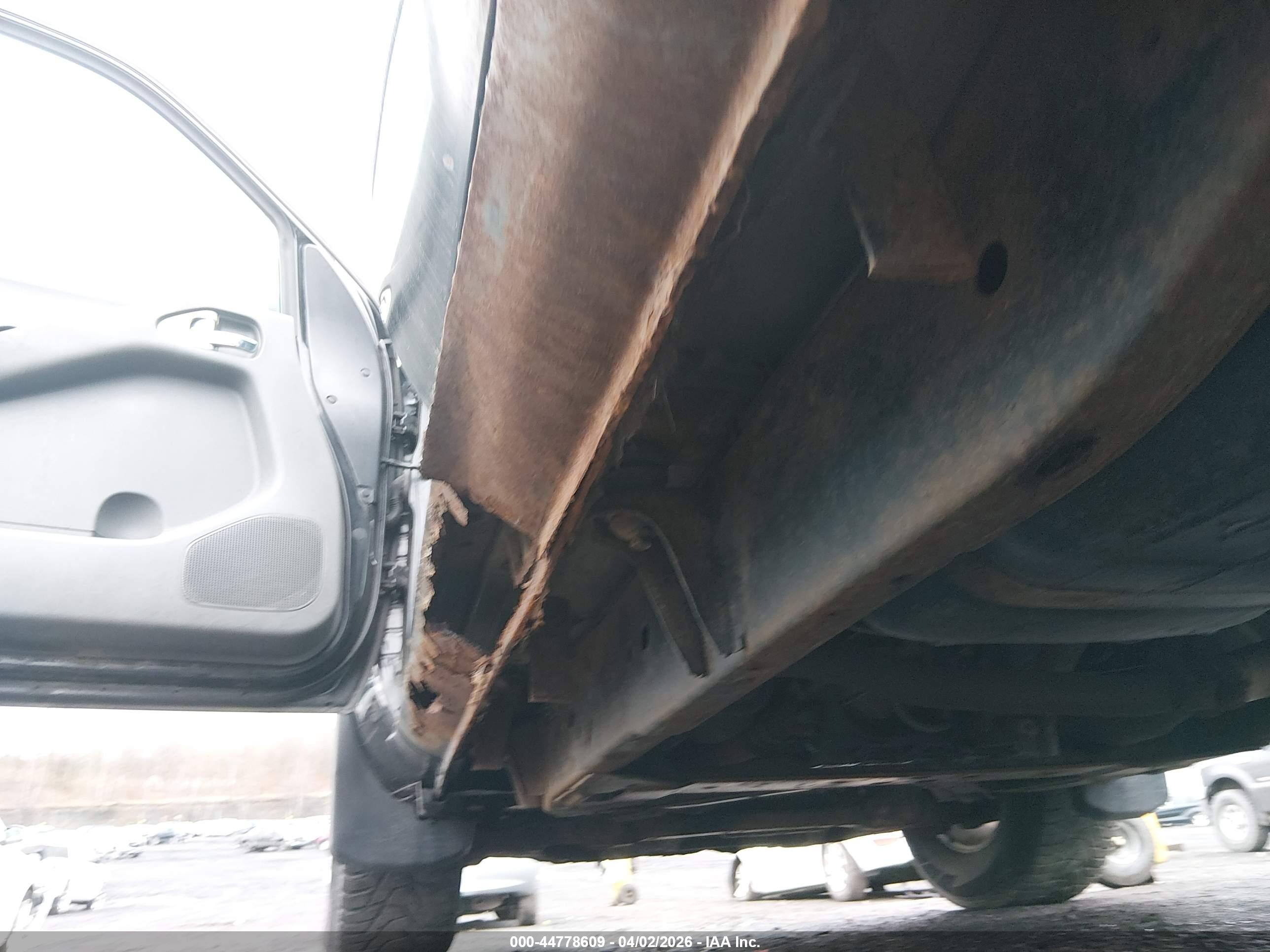 NISSAN FRONTIER image 6