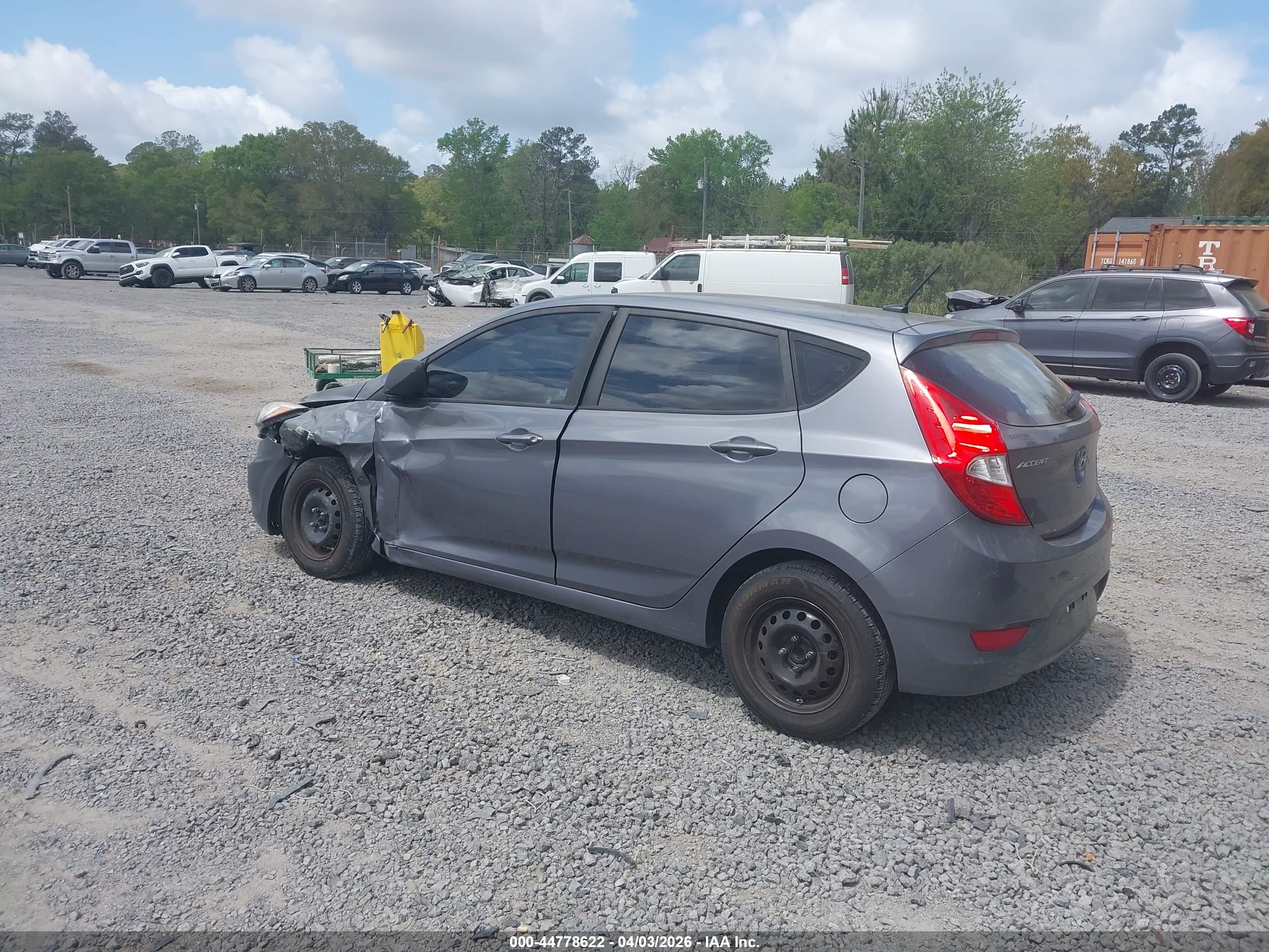 HYUNDAI ACCENT image 3
