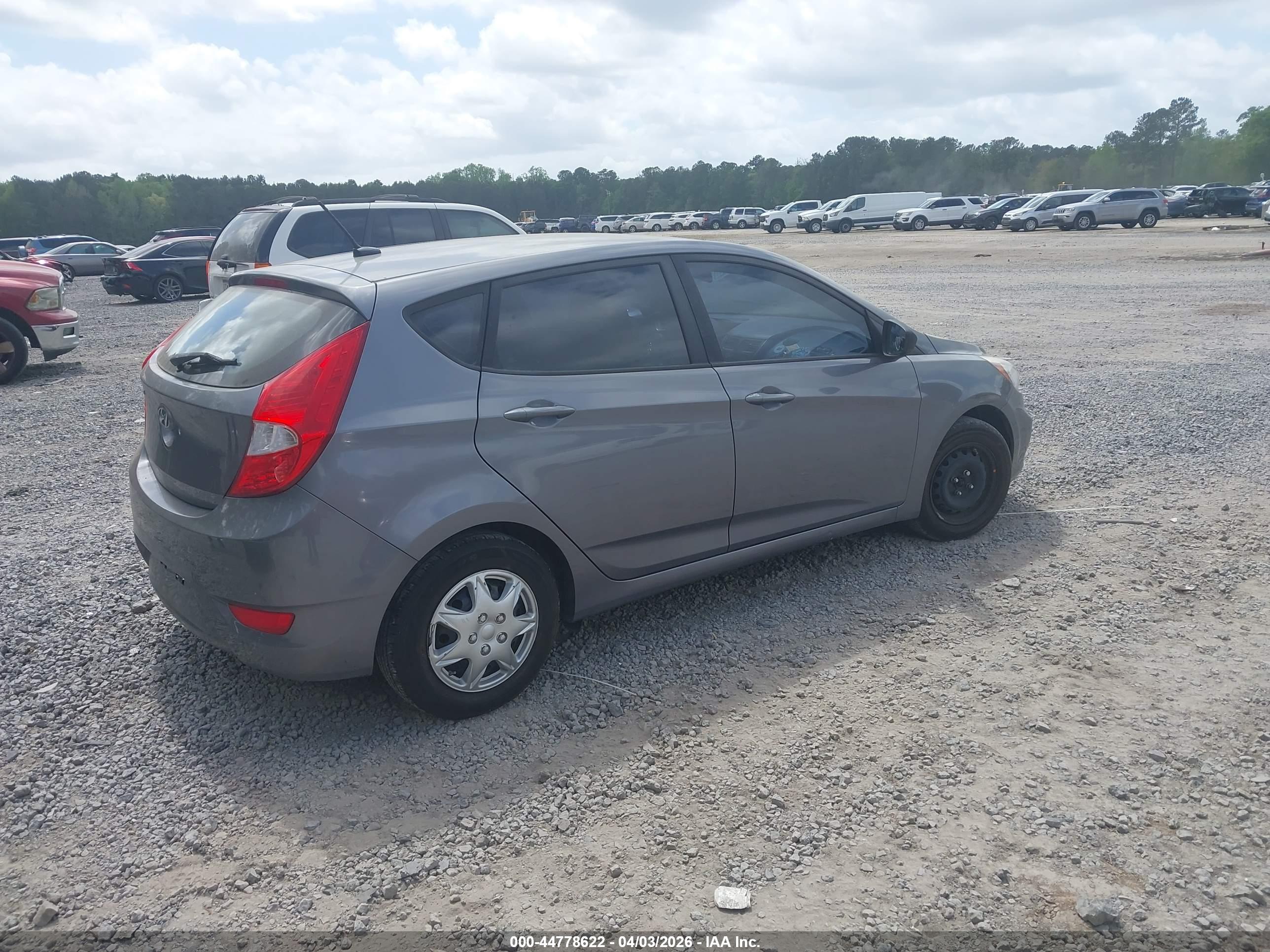HYUNDAI ACCENT image 4
