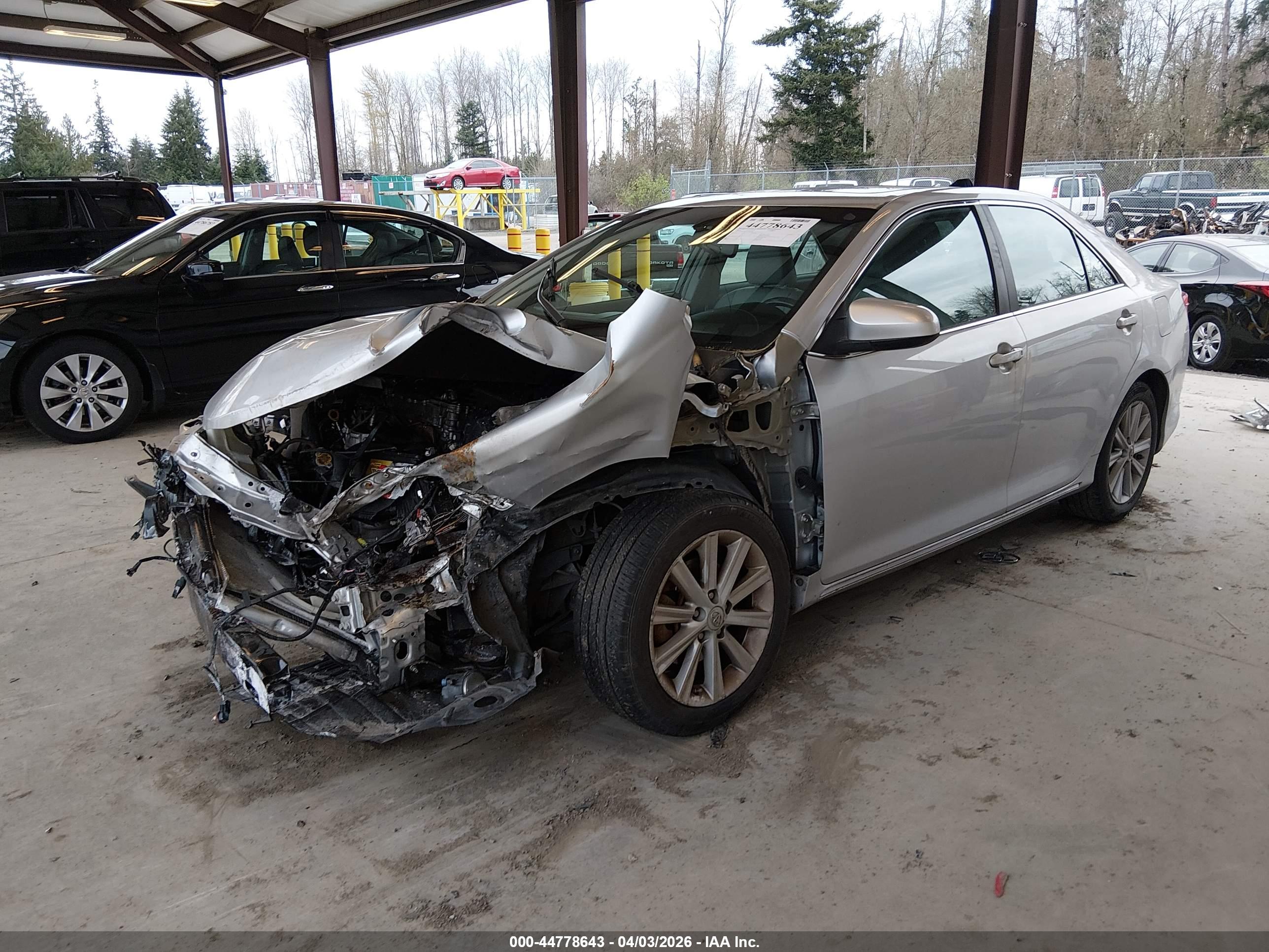 TOYOTA CAMRY image 2