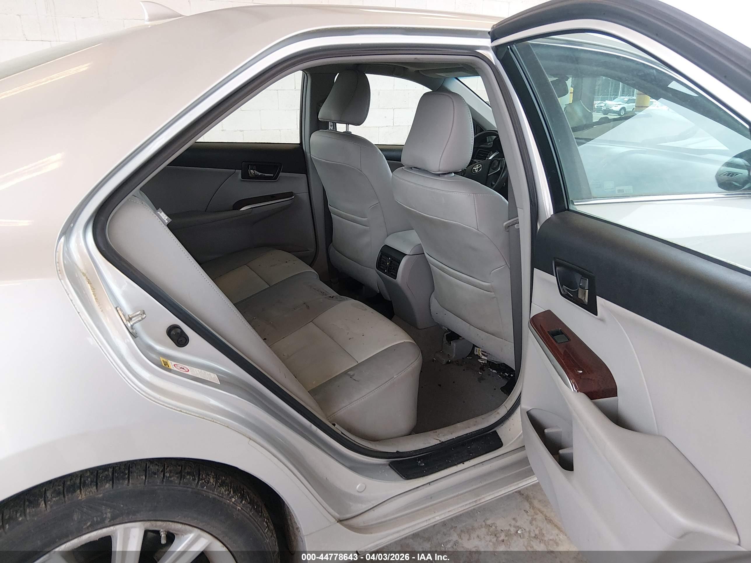 TOYOTA CAMRY image 8