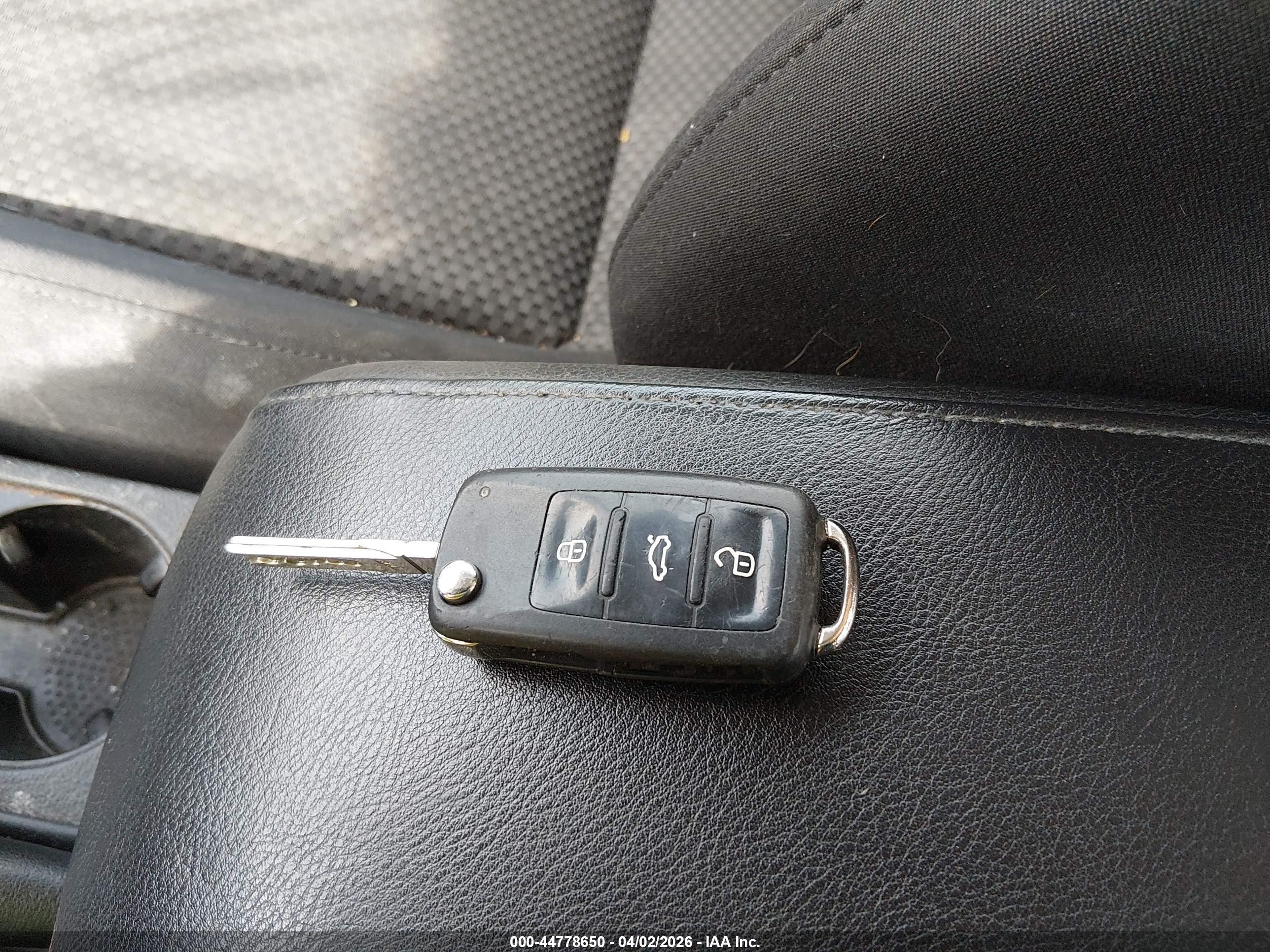 VOLKSWAGEN JETTA image 11