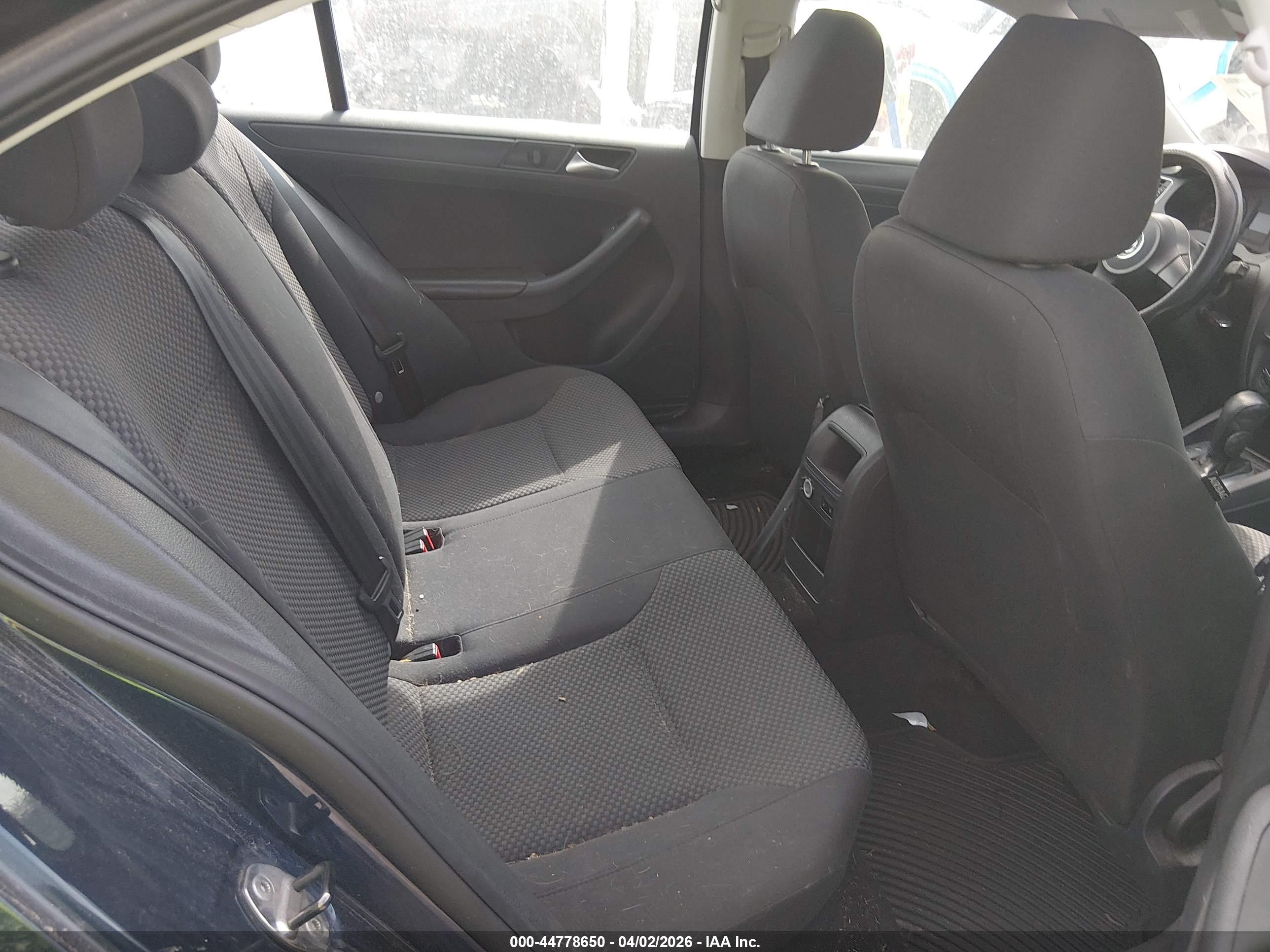 VOLKSWAGEN JETTA image 8