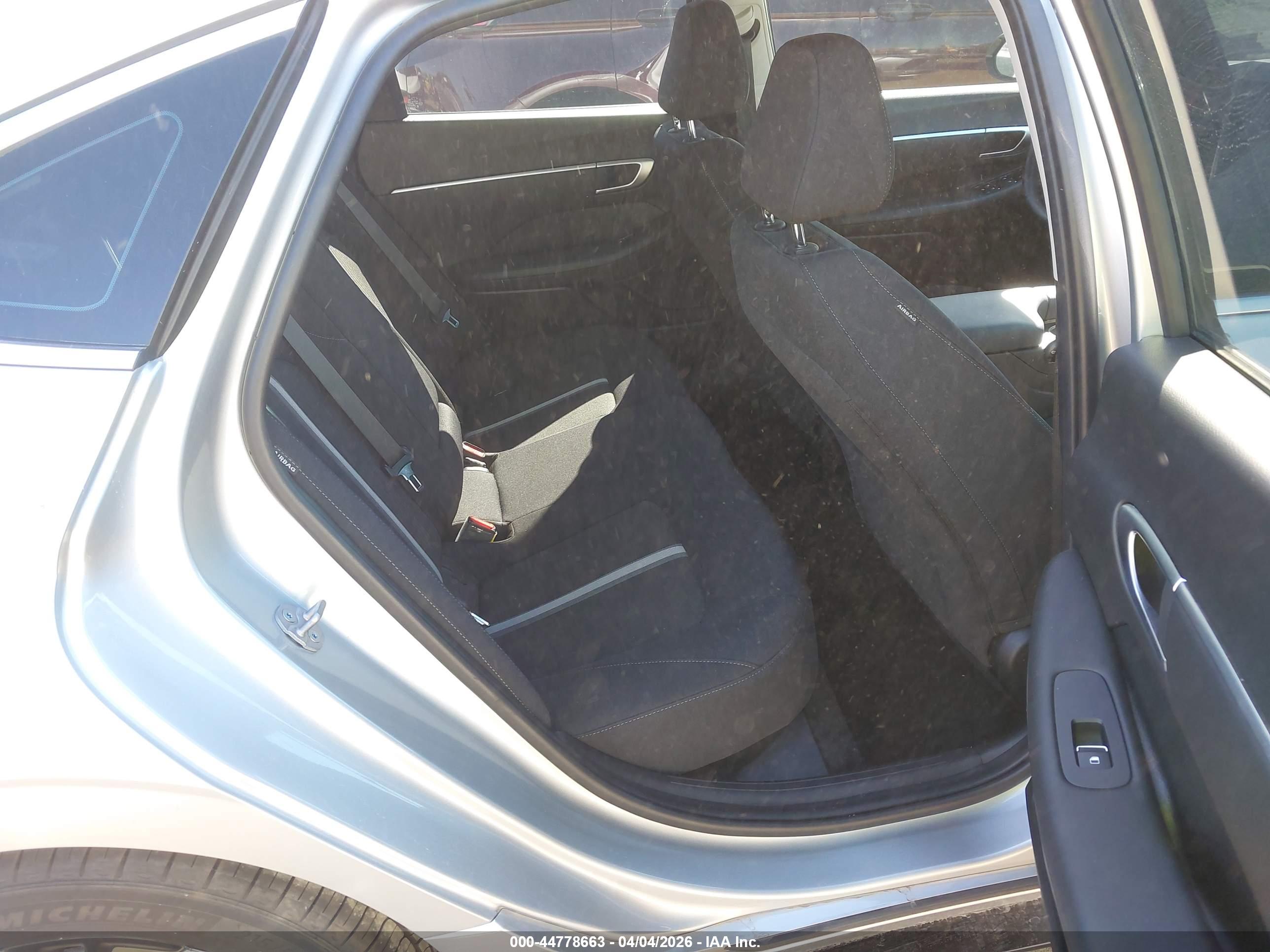HYUNDAI SONATA image 8