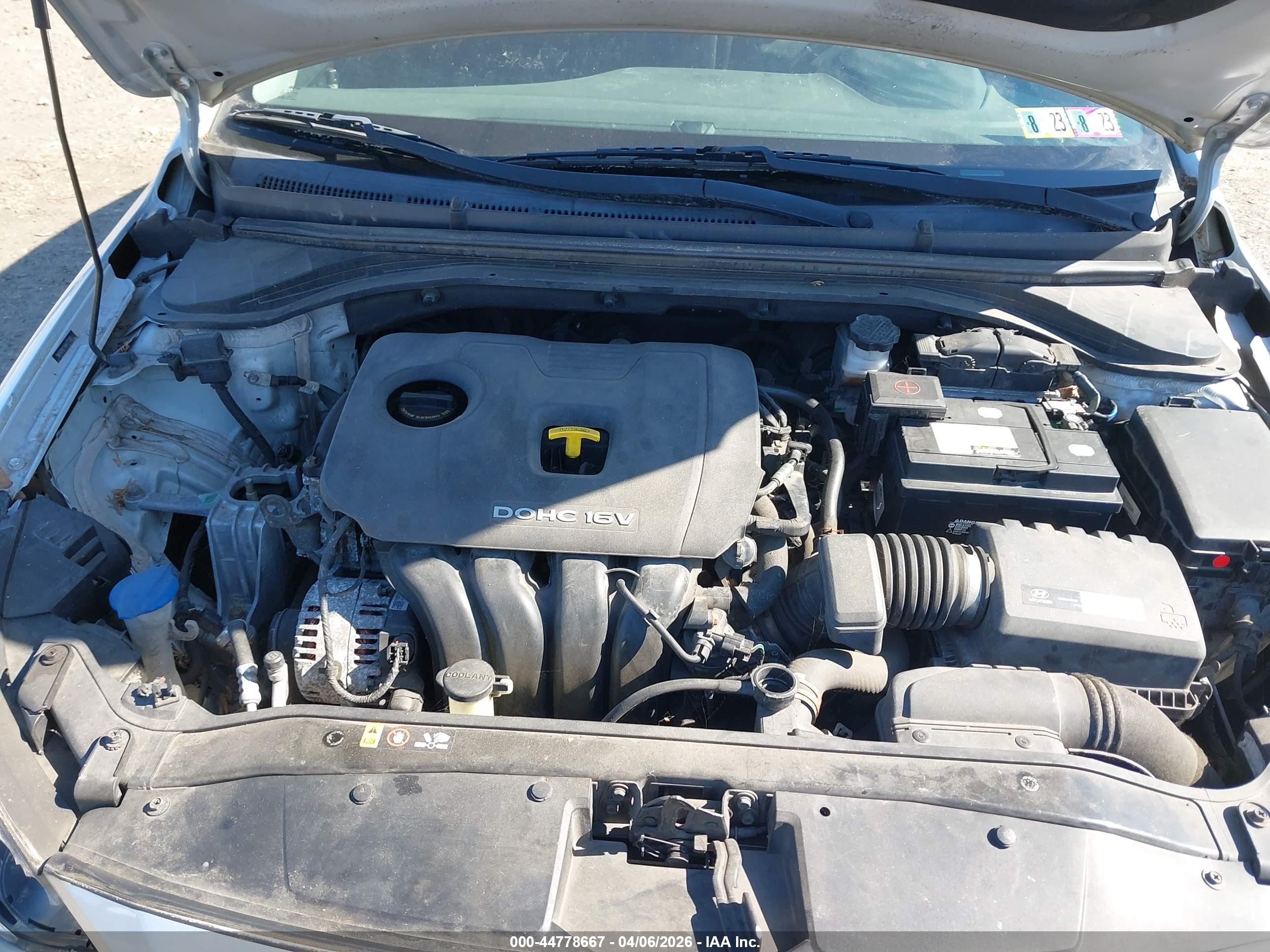 HYUNDAI ELANTRA image 10